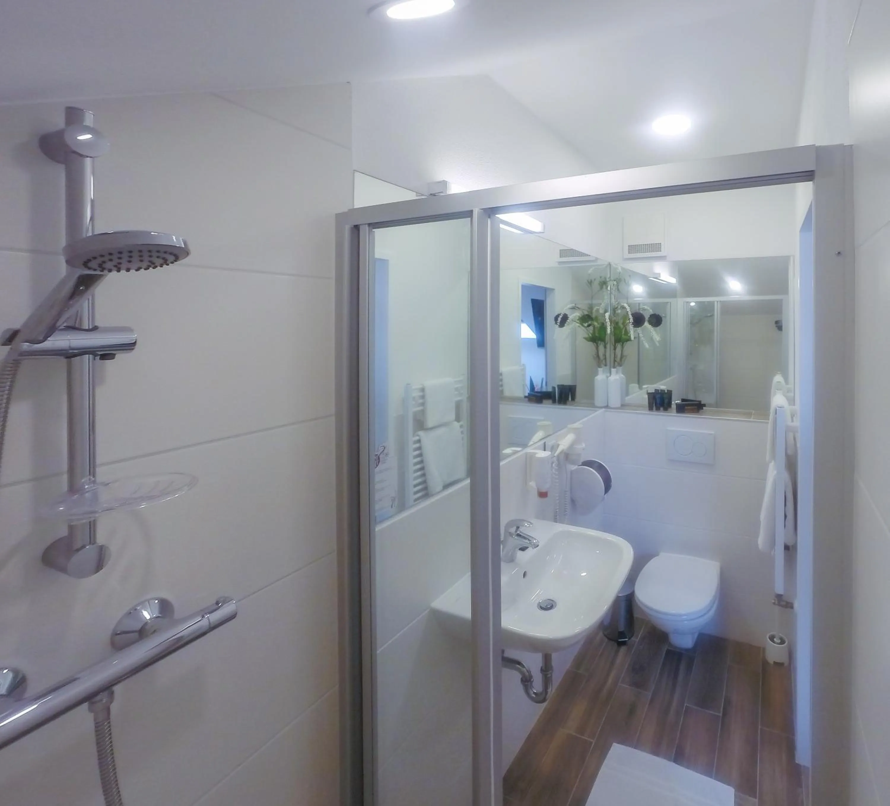 Bathroom in Hotel Bayrischer Hof