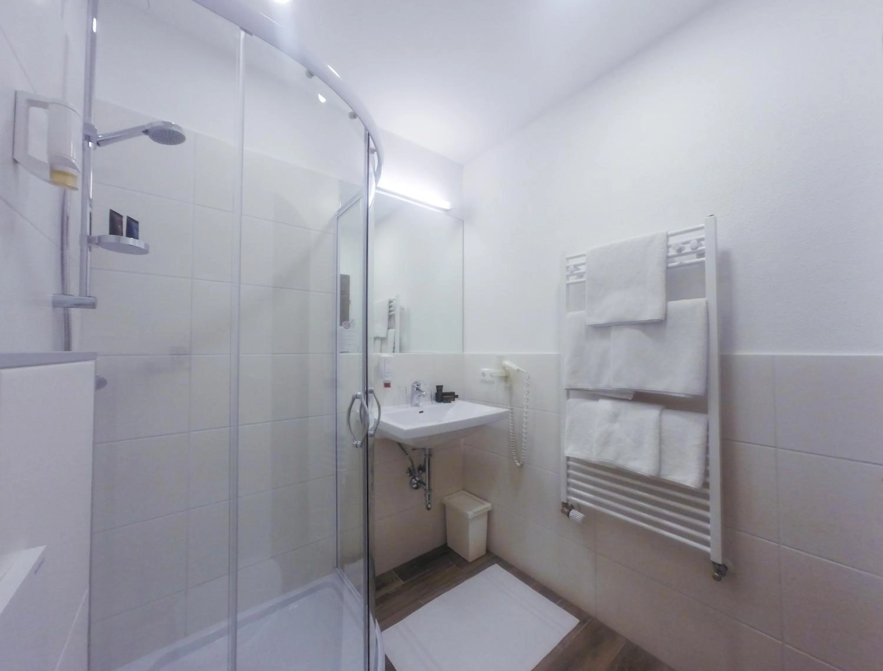 Shower in Hotel Bayrischer Hof