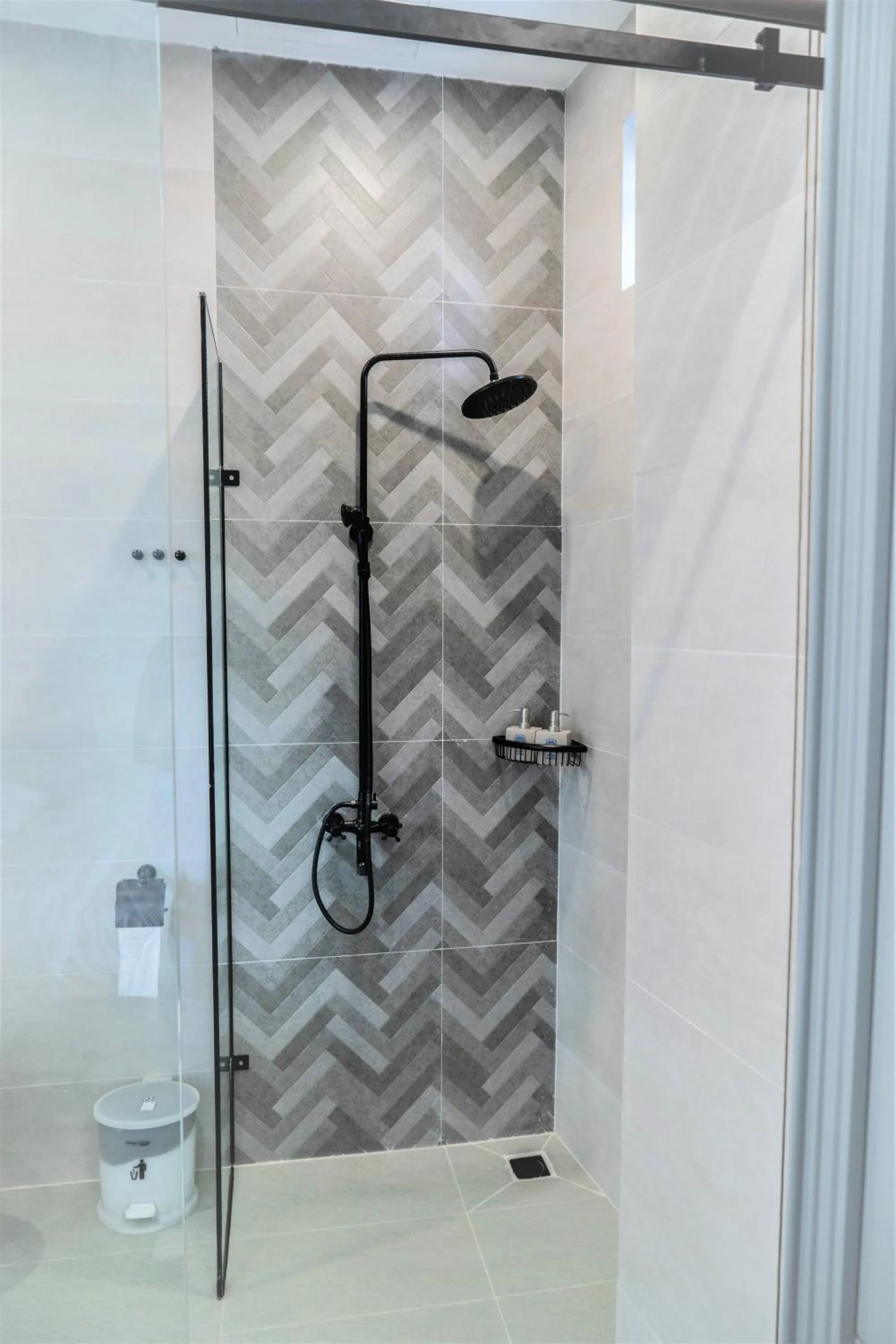 Shower in Padona Hotel