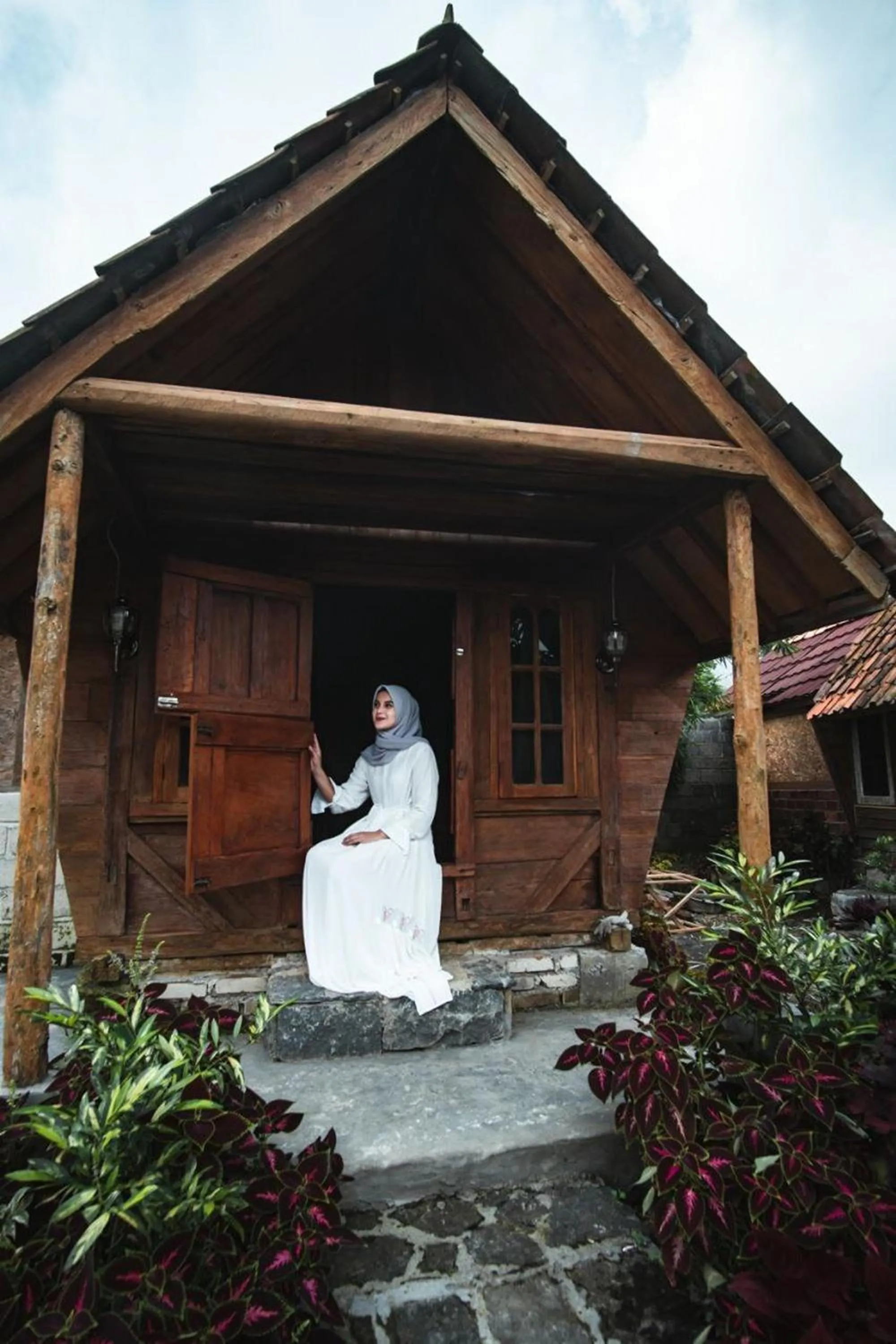 Property building in Singgasana Villa & Resto