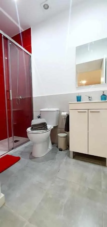 Shower in Hostal Urban Basic