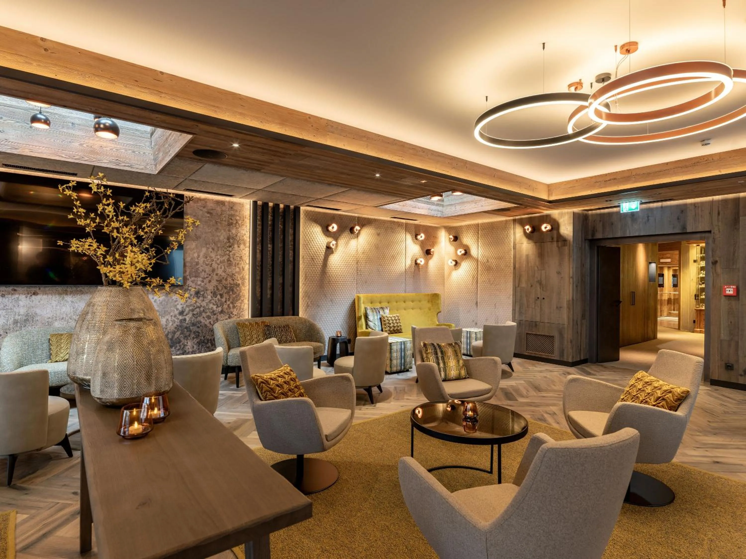 Communal lounge/ TV room in Hotel & Spa Sonne 4 Sterne Superior