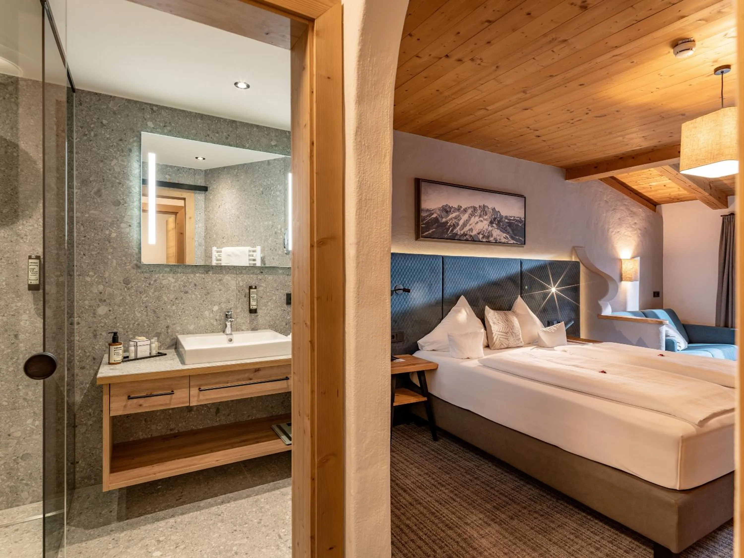 Bathroom, Bed in Hotel & Spa Sonne 4 Sterne Superior