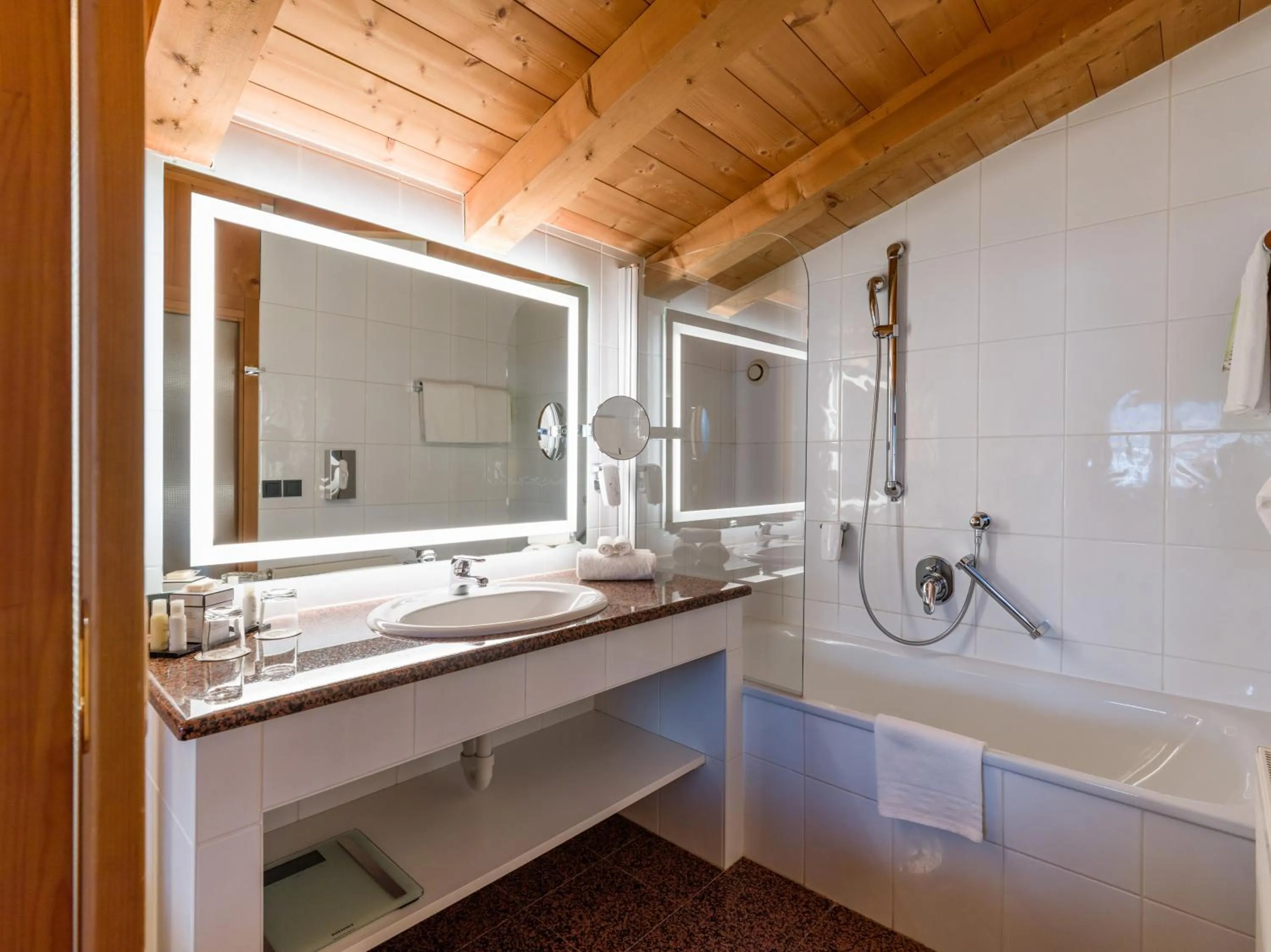 Shower in Hotel & Spa Sonne 4 Sterne Superior