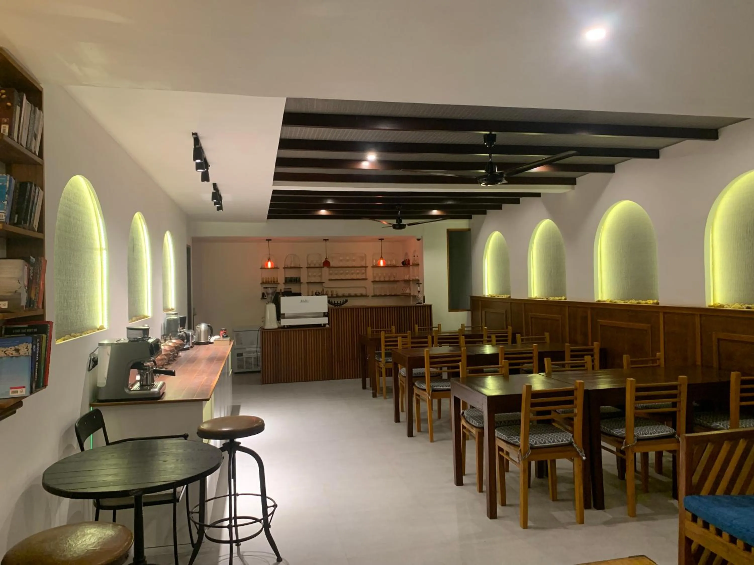 Restaurant/places to eat in Courtyard Guesthouse