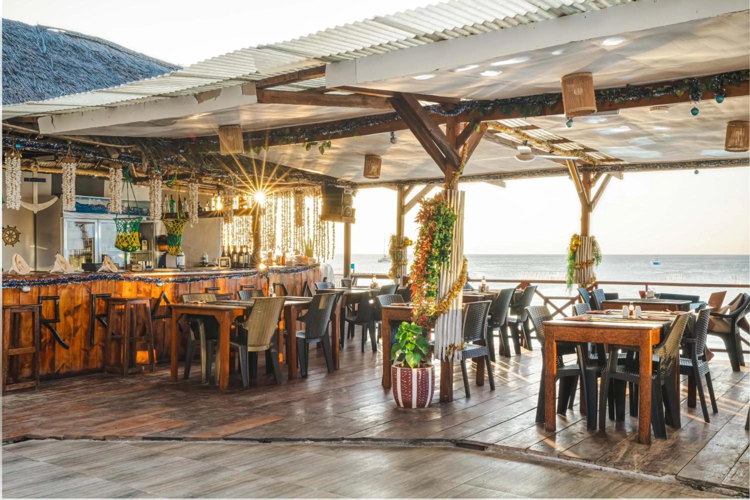 Restaurant/places to eat in Zenobia Beach Resort