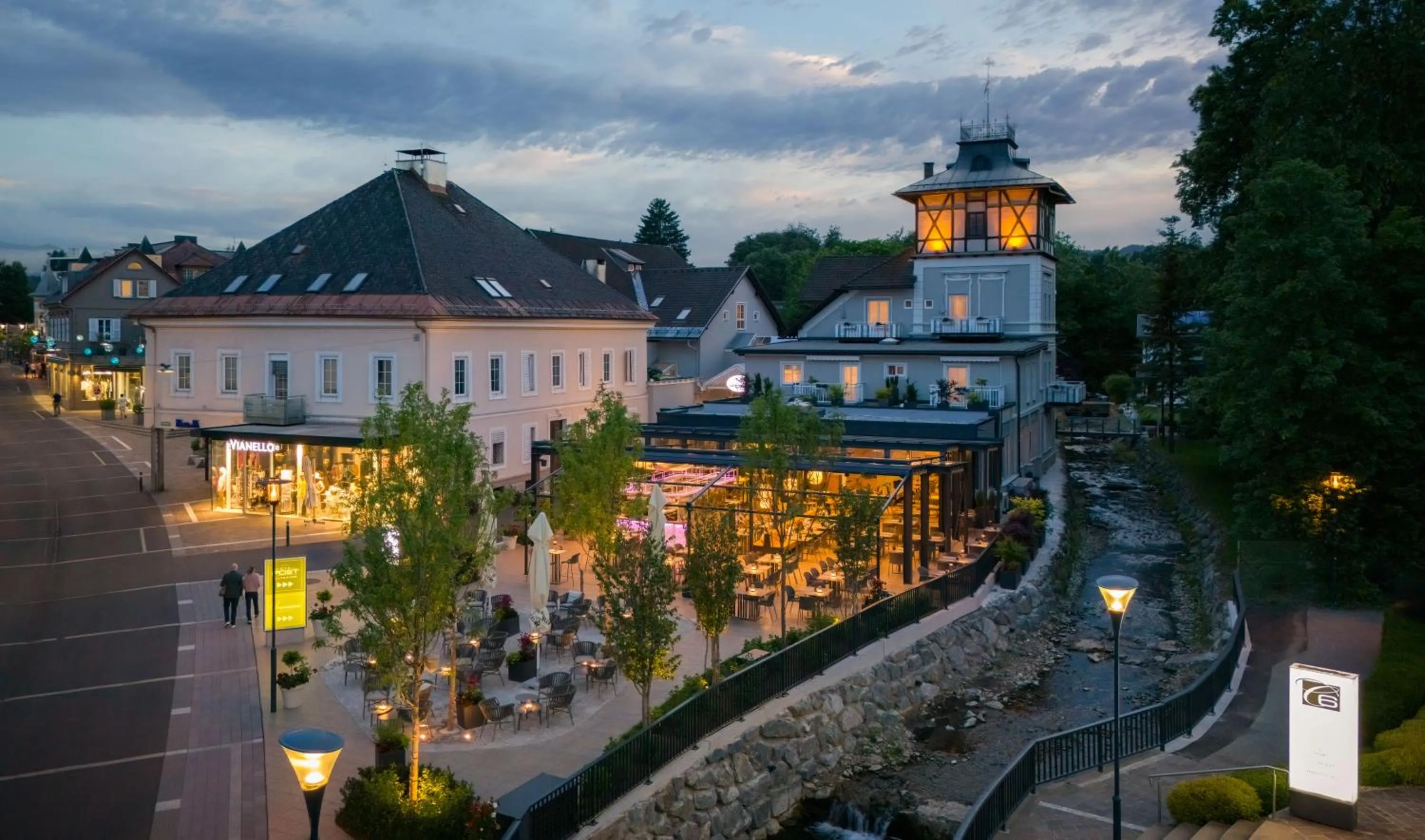 Property building in Hotel Post Wrann