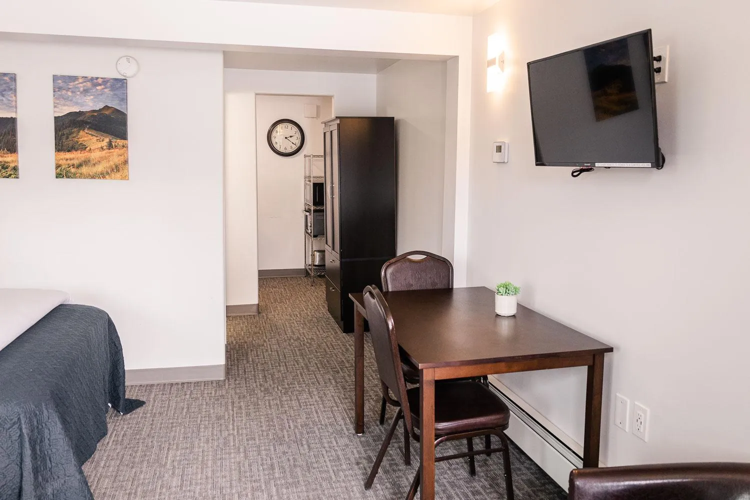 Seating area in Alaska Frontier Inn