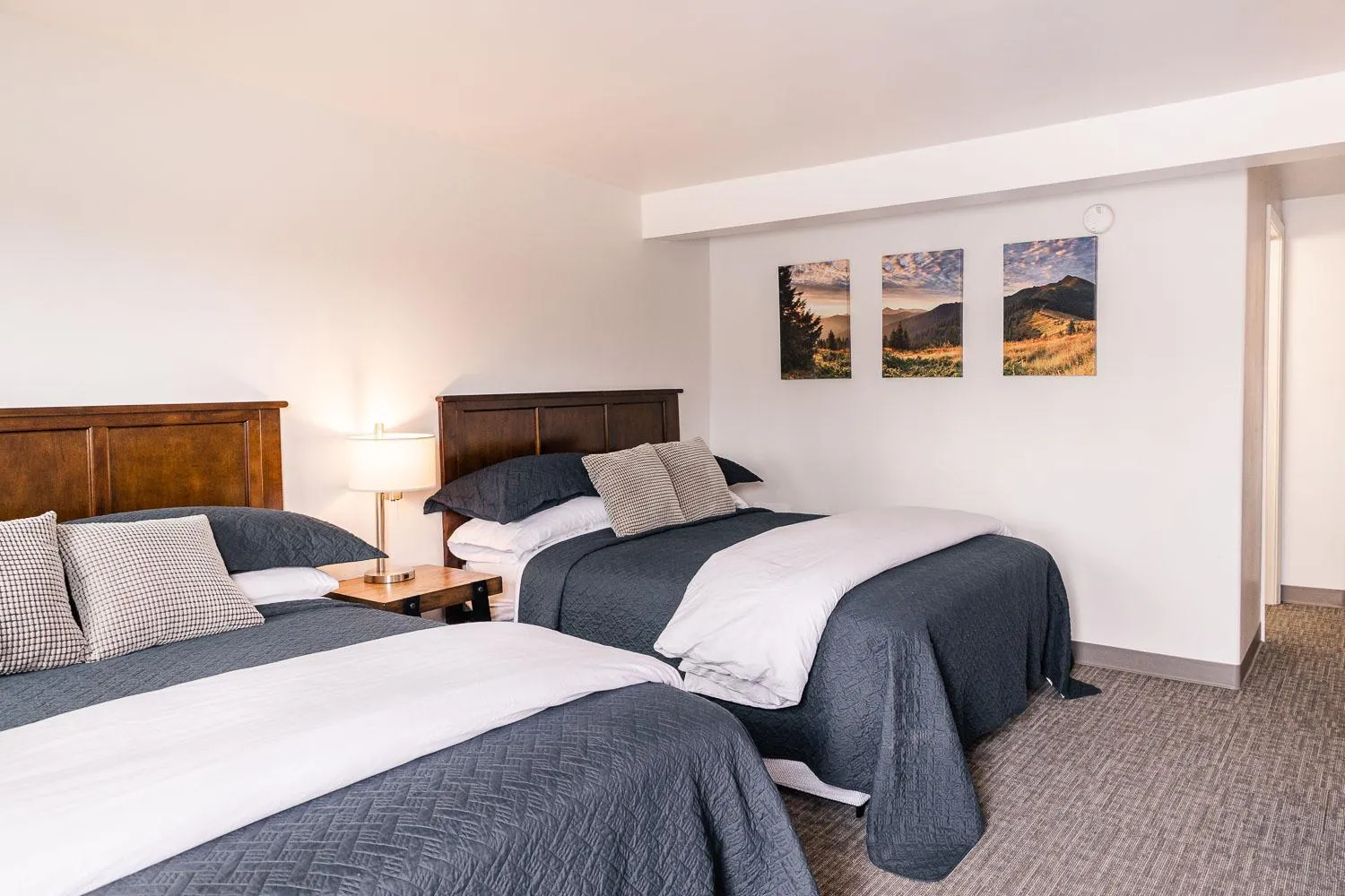 Bed in Alaska Frontier Inn