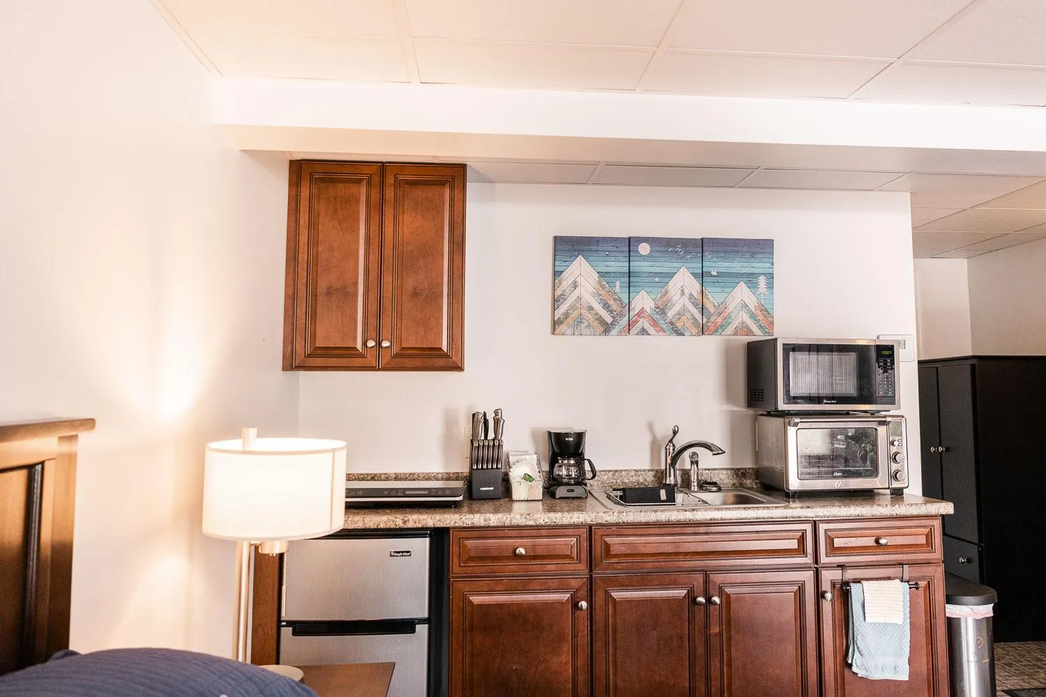 Coffee/tea facilities in Alaska Frontier Inn