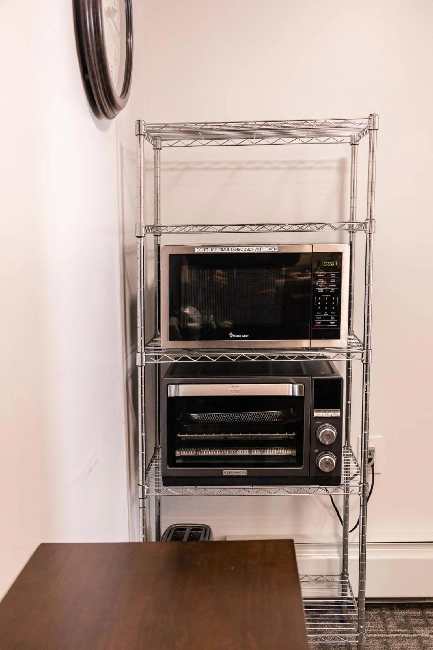 Kitchen or kitchenette in Alaska Frontier Inn