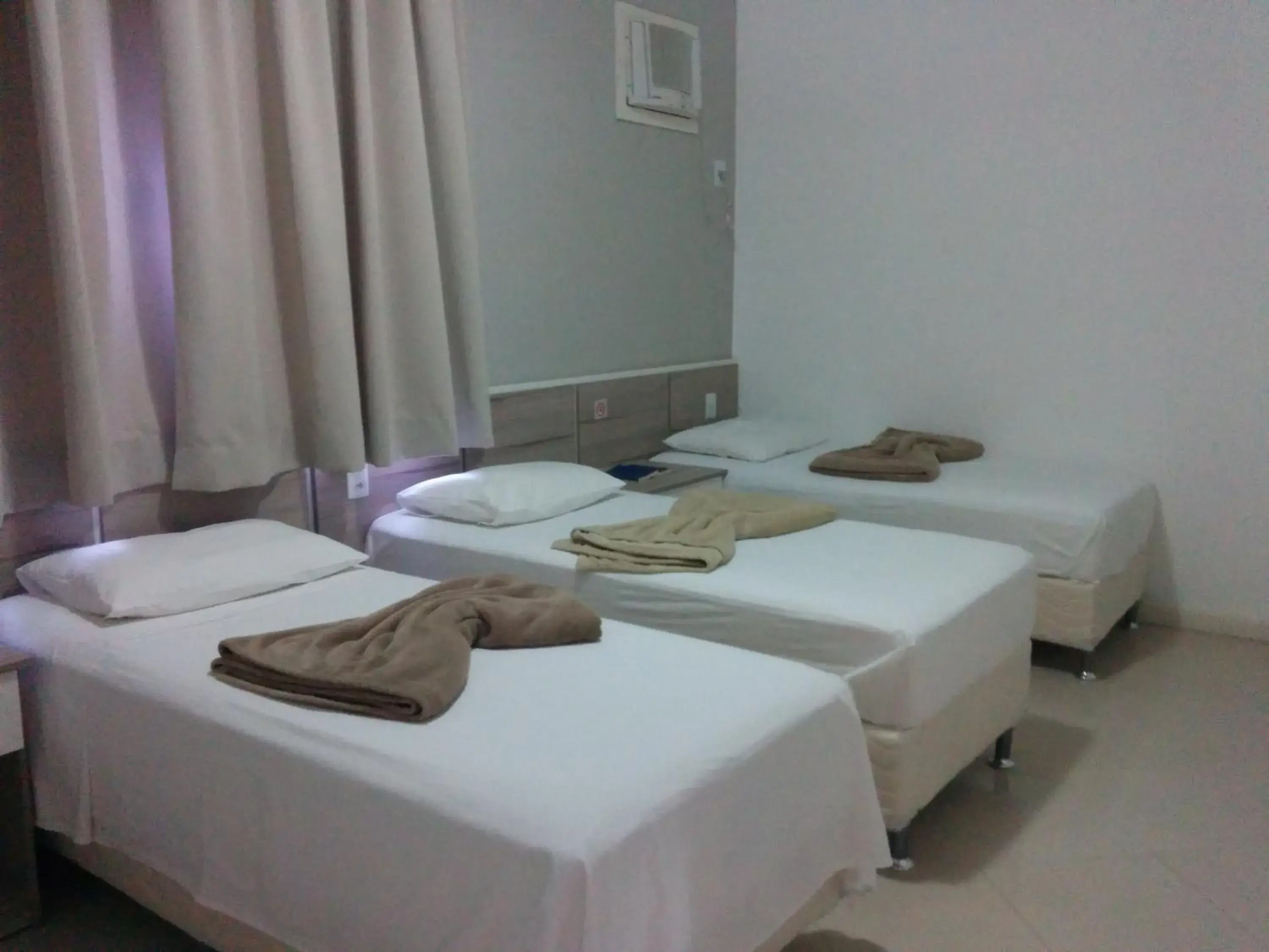Triple Room in Hotel Mundial Triple Room in Hotel Mundial