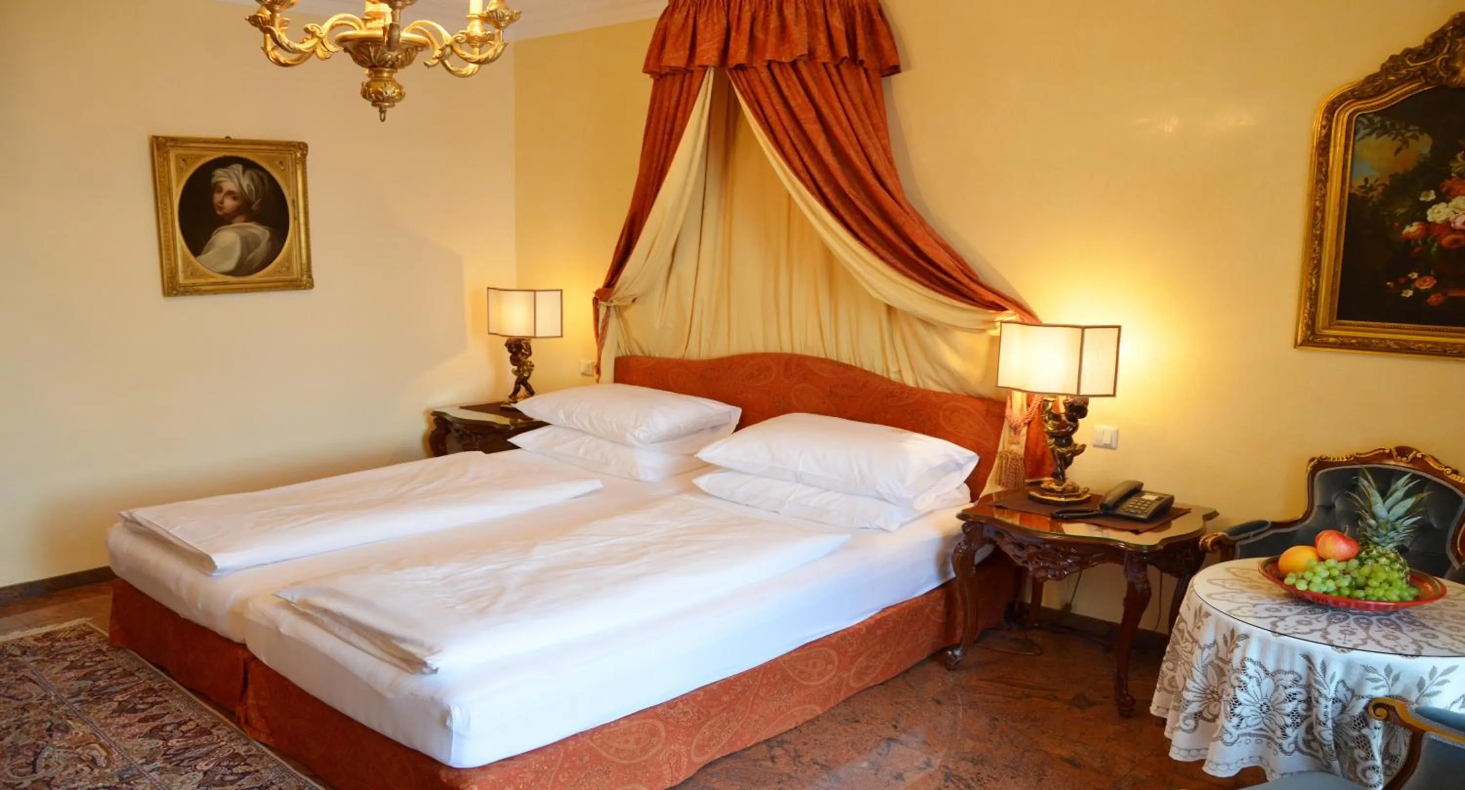 Photo of the whole room, Bed in Seehotel Porcia