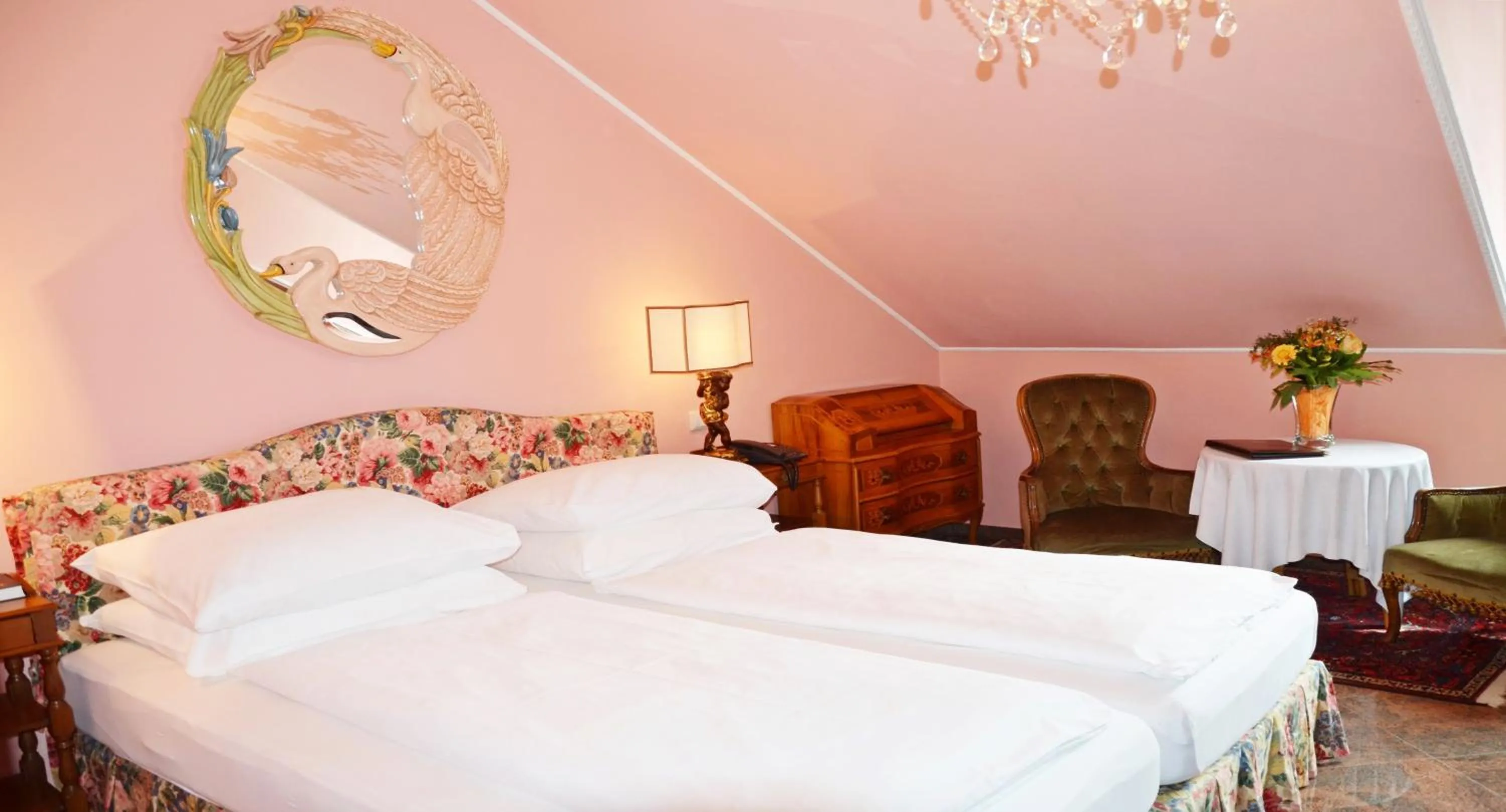 Photo of the whole room, Bed in Seehotel Porcia