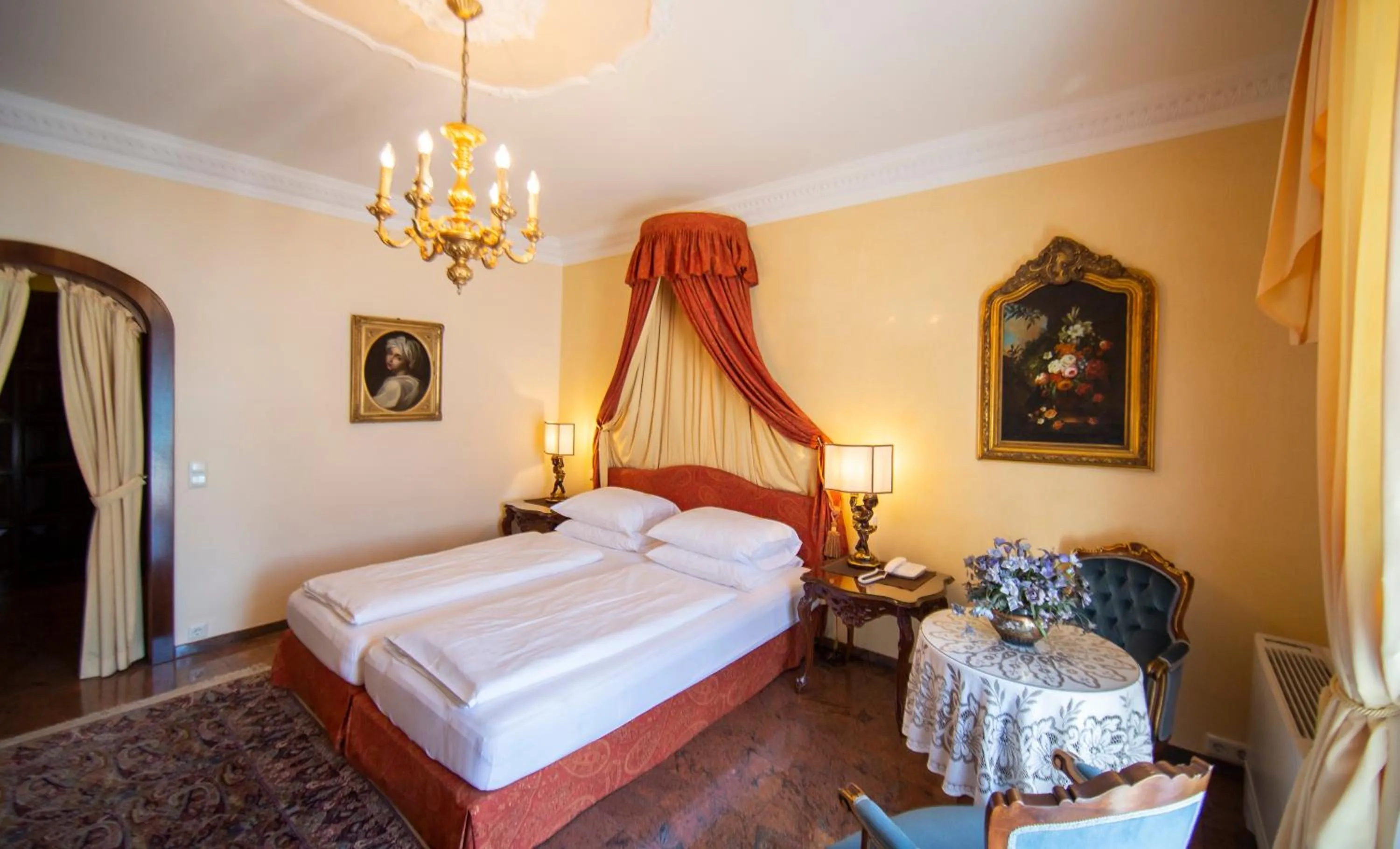 Photo of the whole room, Bed in Seehotel Porcia