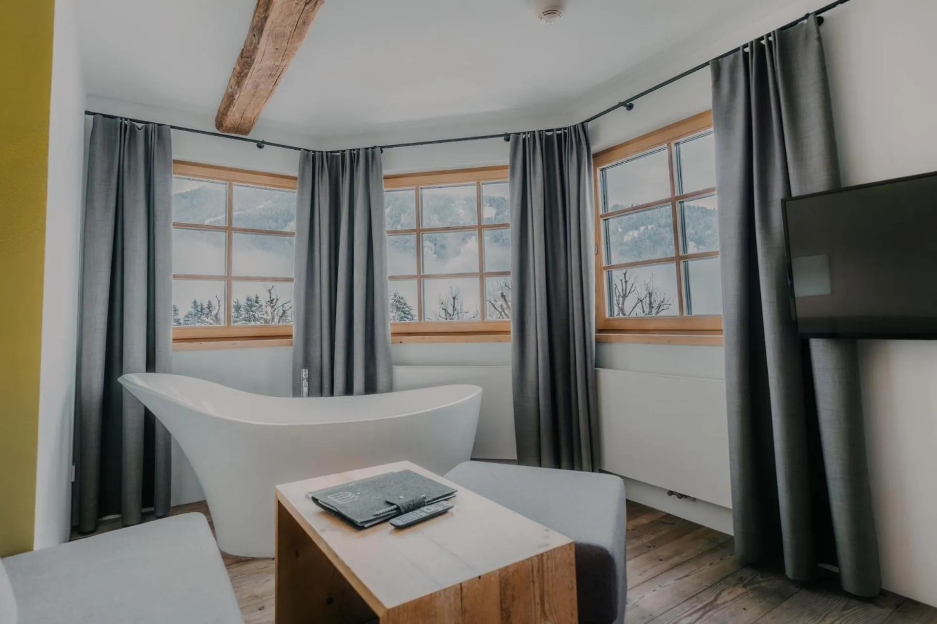 Bath, Bed in Strasserwirt - Ansitz zu Tirol