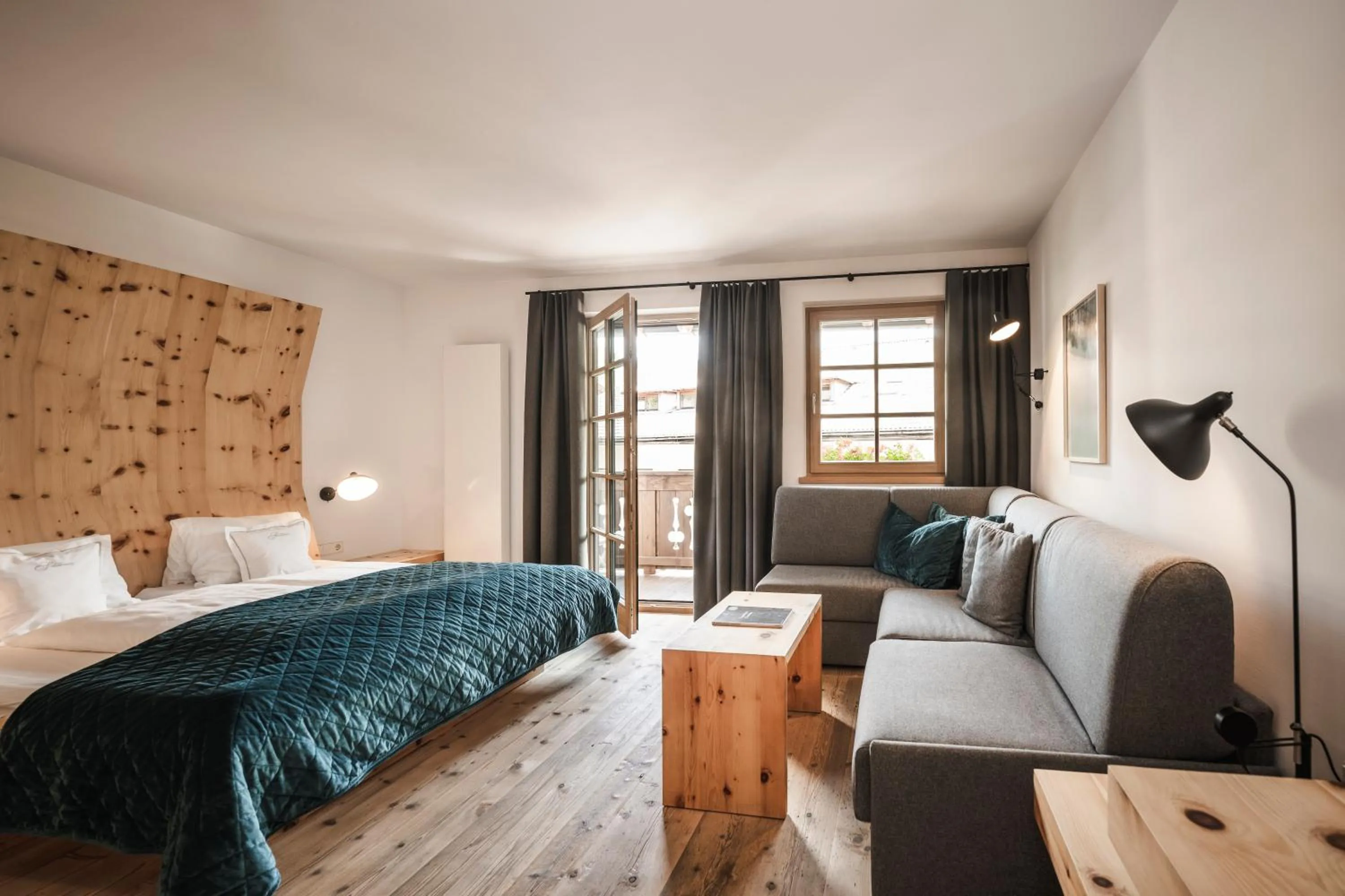 Photo of the whole room, Bed in Strasserwirt - Ansitz zu Tirol