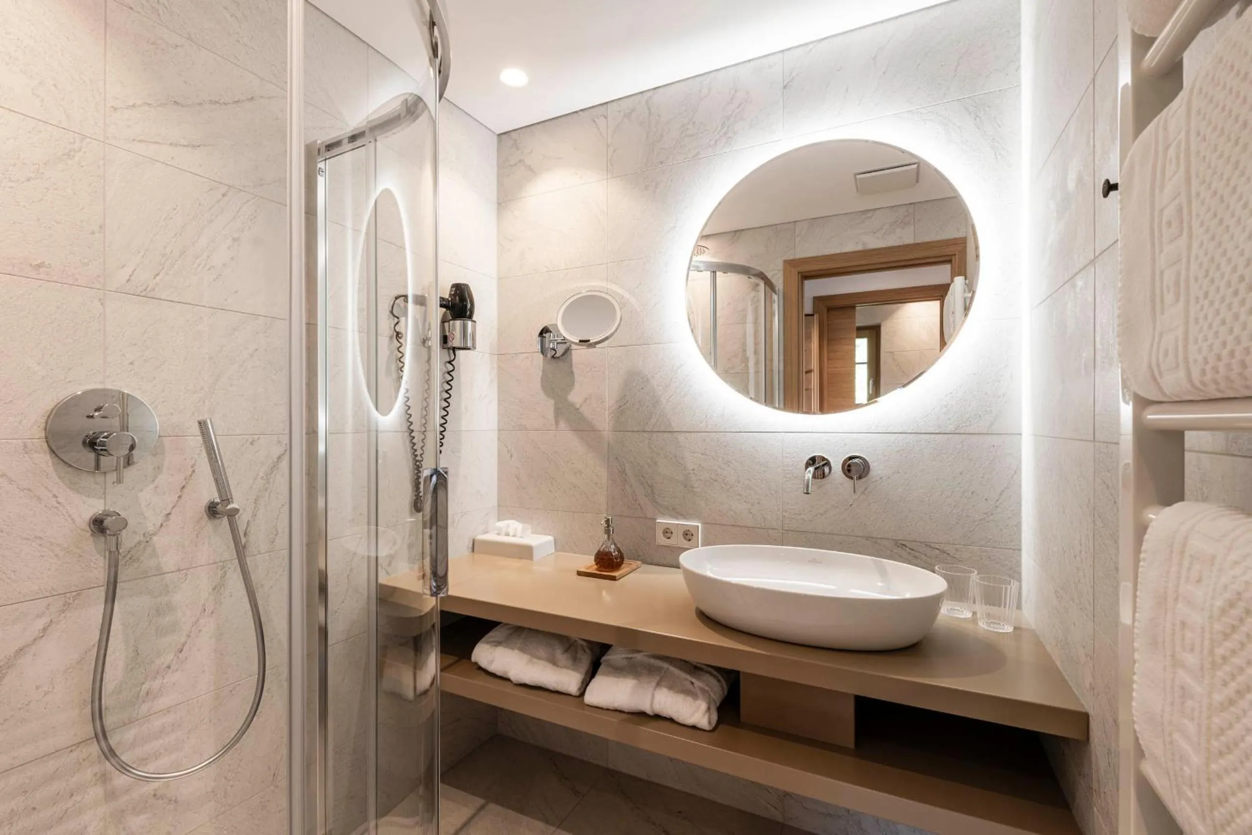 Bathroom in Strasserwirt - Ansitz zu Tirol