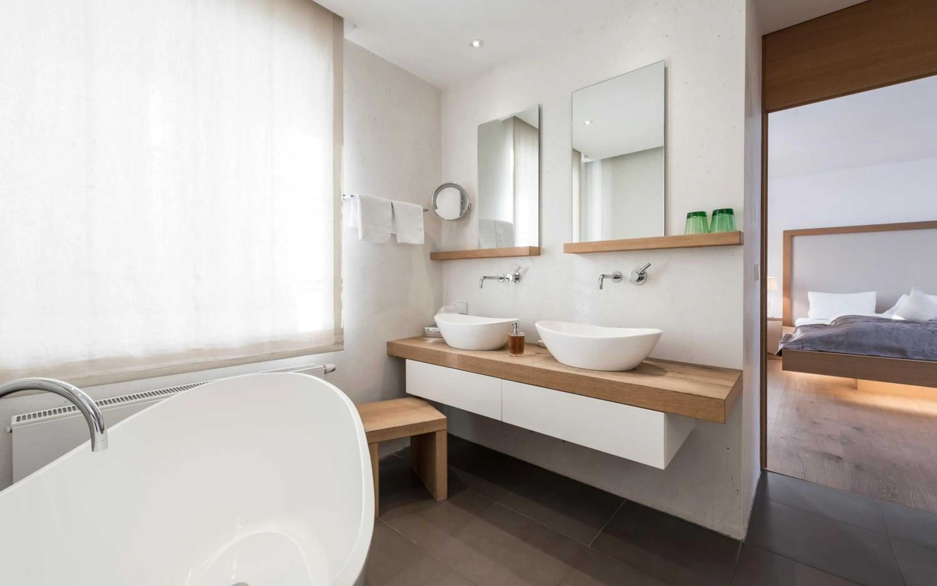 Bathroom, Bed in Strasserwirt - Ansitz zu Tirol