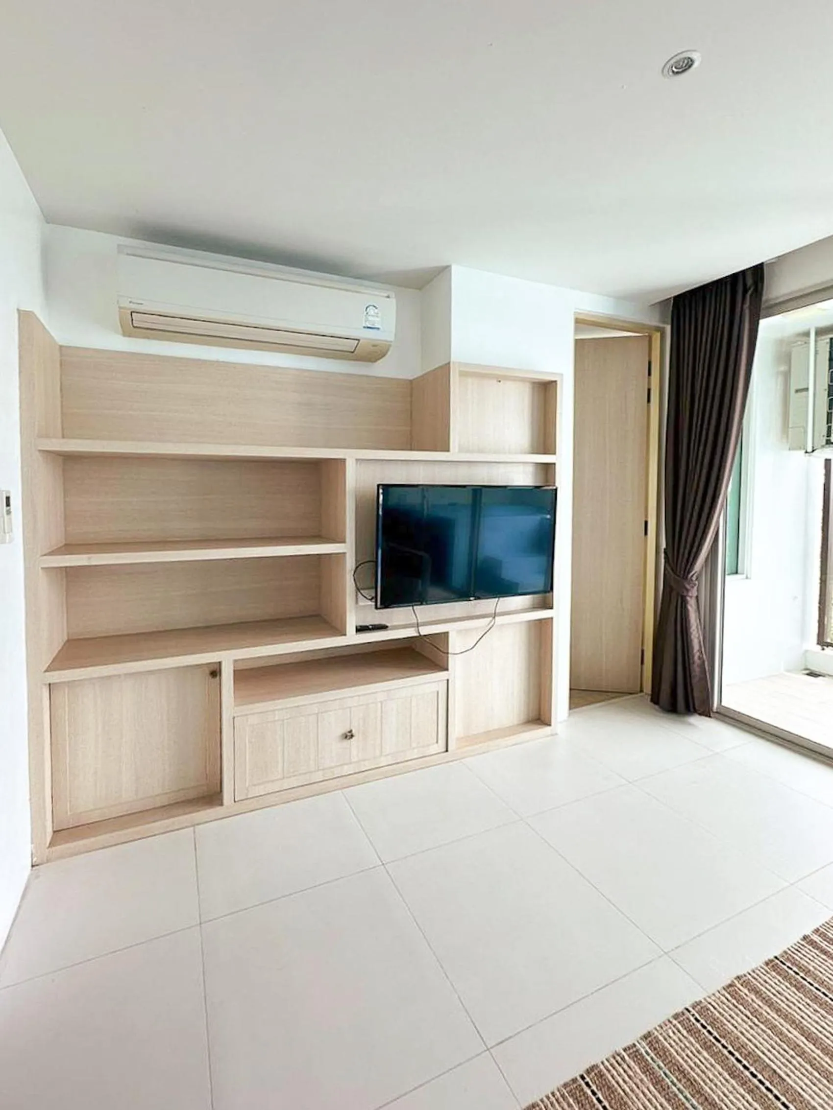 TV and multimedia in Costa Beach Residence & Jacuzzi