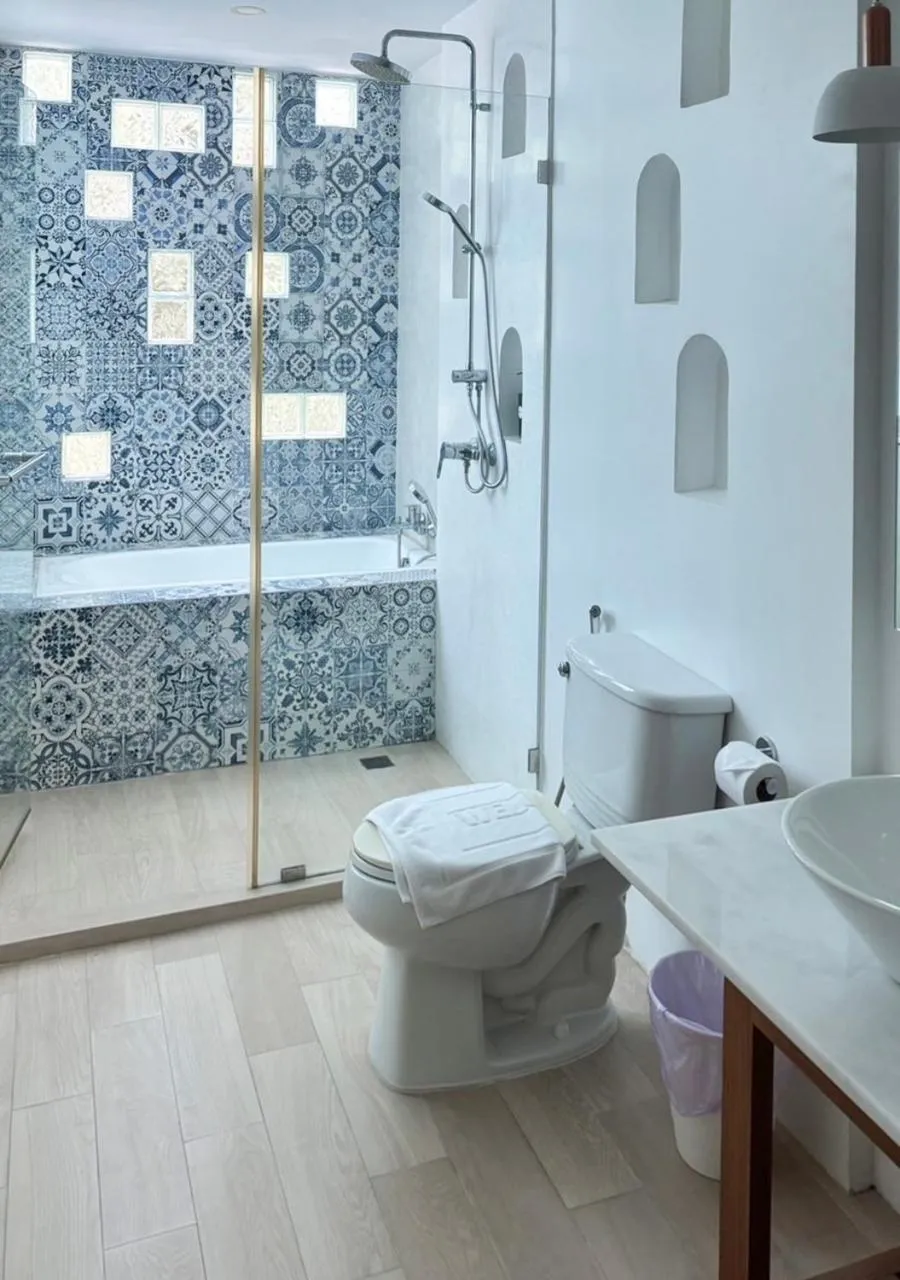 Shower in Costa Beach Residence & Jacuzzi