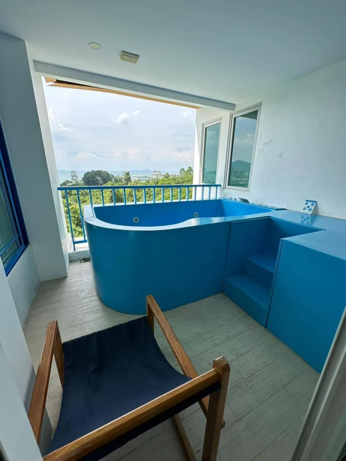 Hot Tub in Costa Beach Residence & Jacuzzi