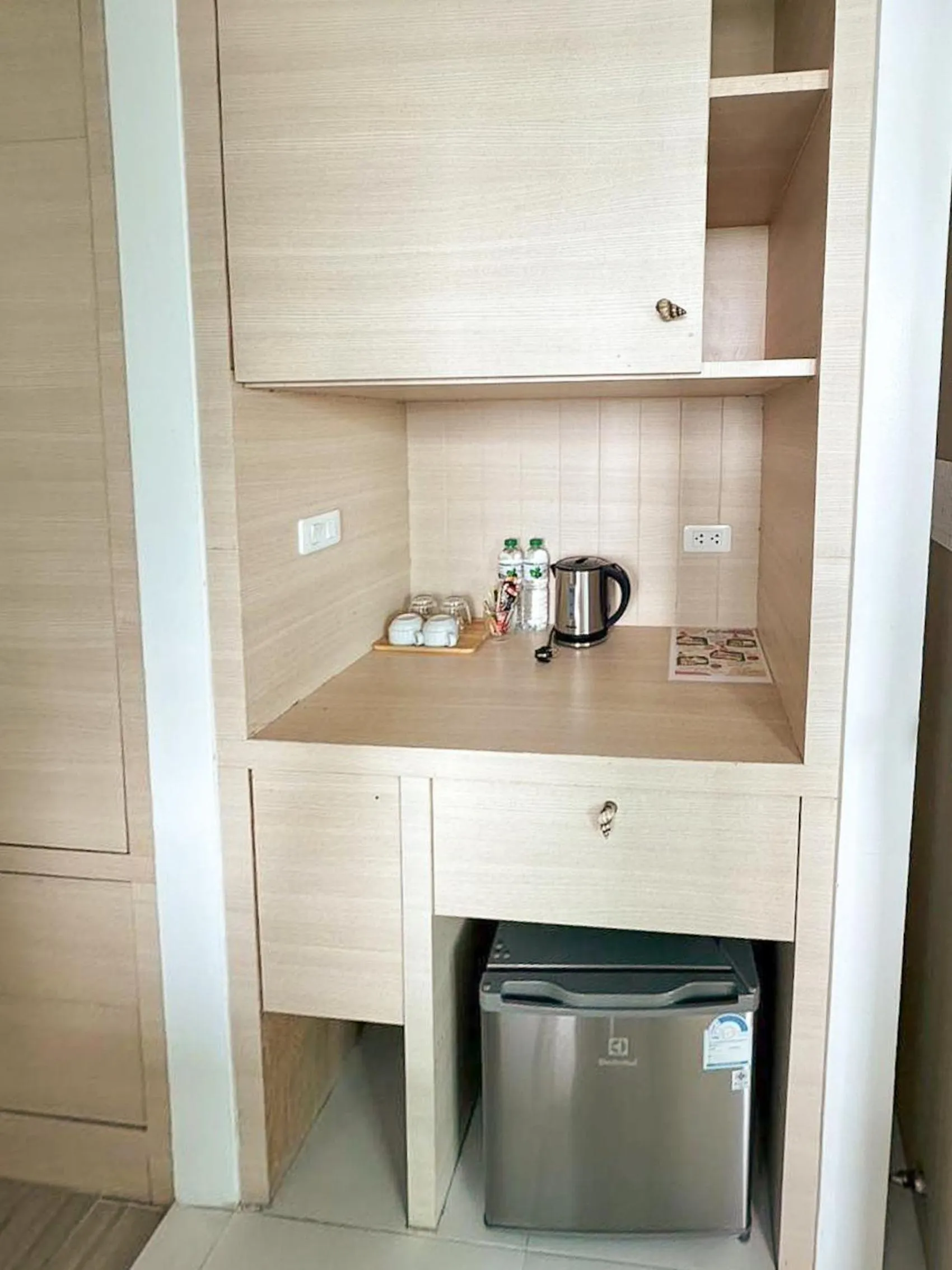 Coffee/tea facilities in Costa Beach Residence & Jacuzzi