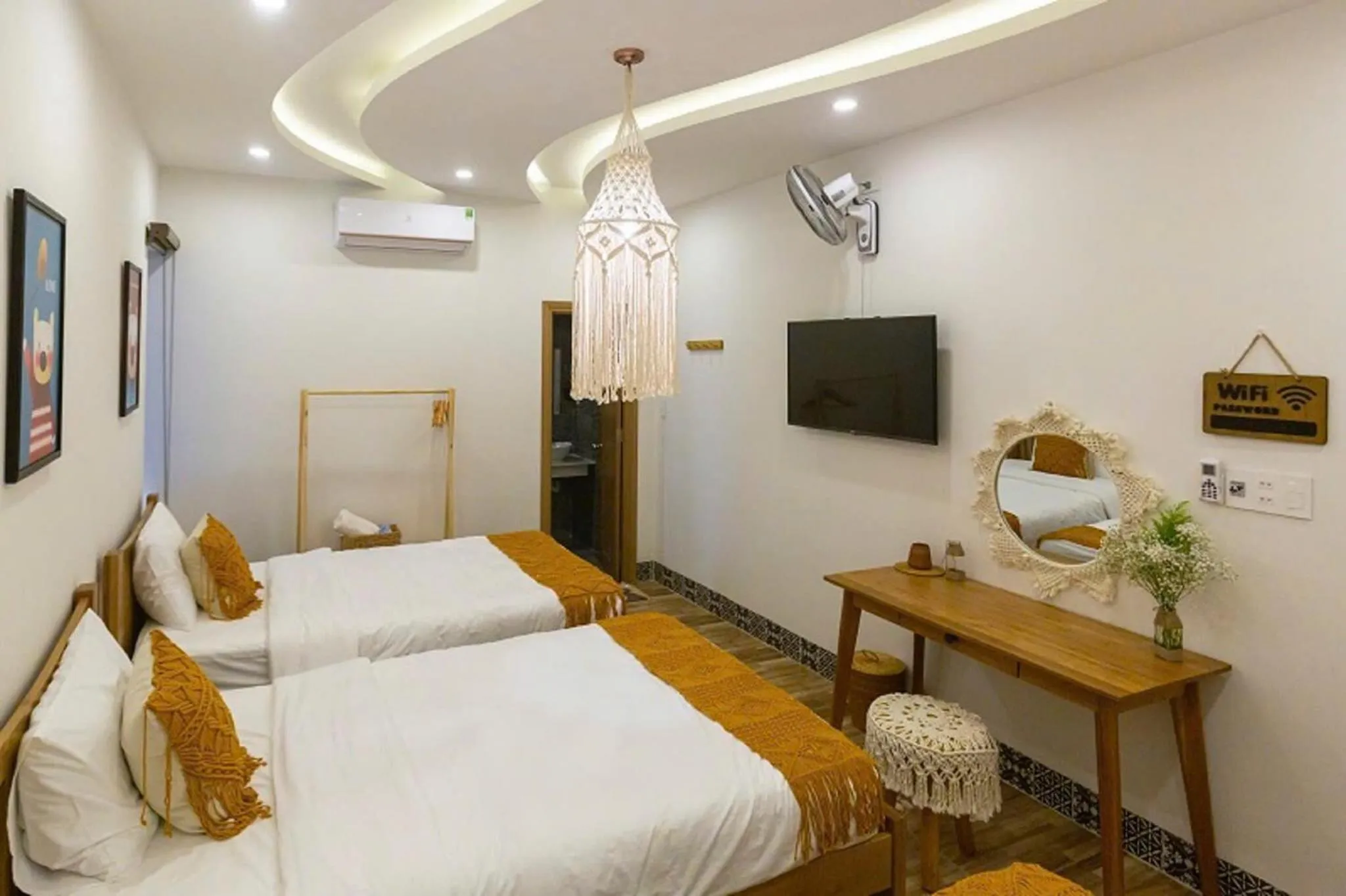 Bed in Lazy Bear Villa By The Little Hoi An