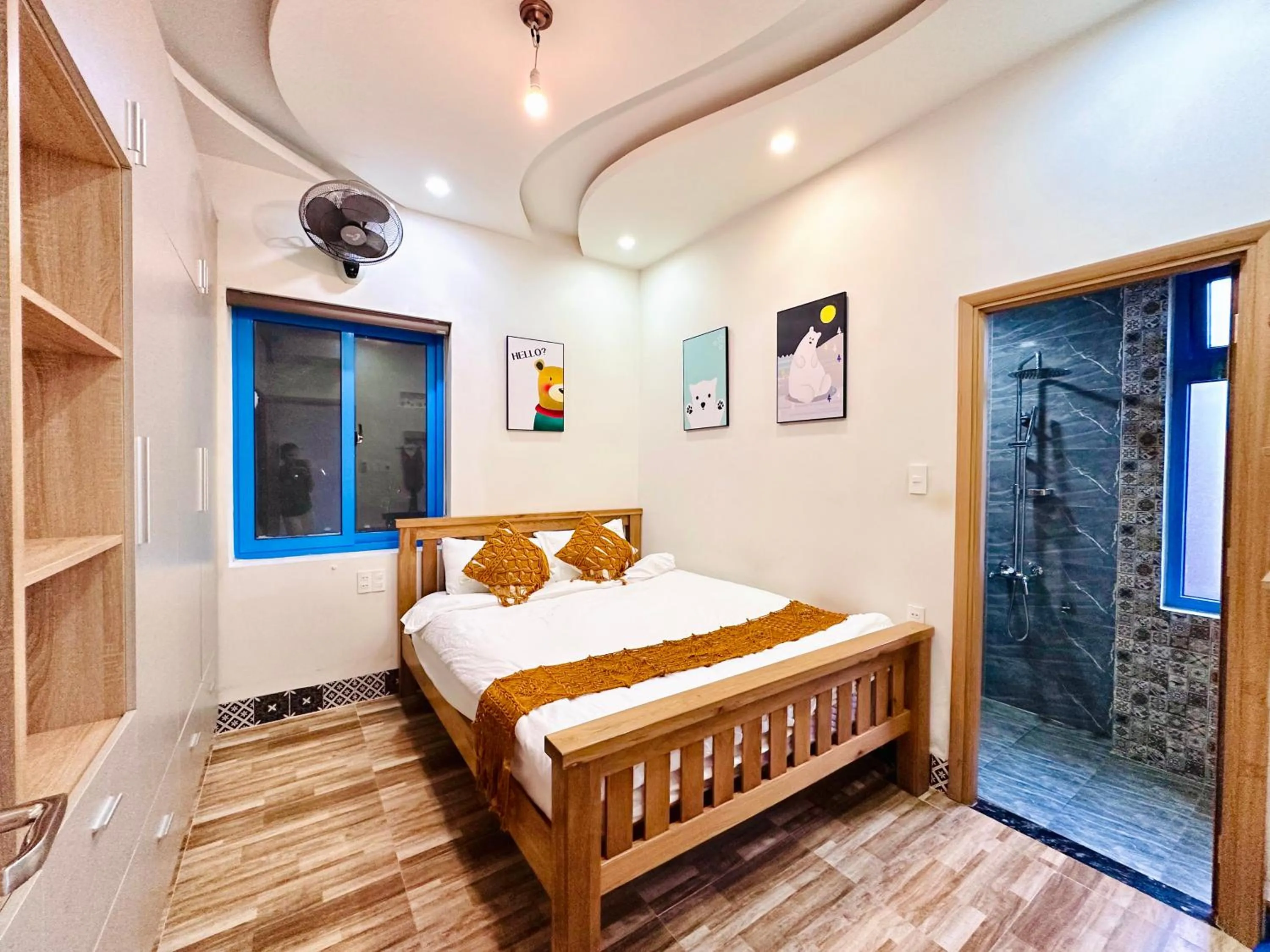 Deluxe Double Room with Extra Bed in Hoi An Lazy Bear Hostel