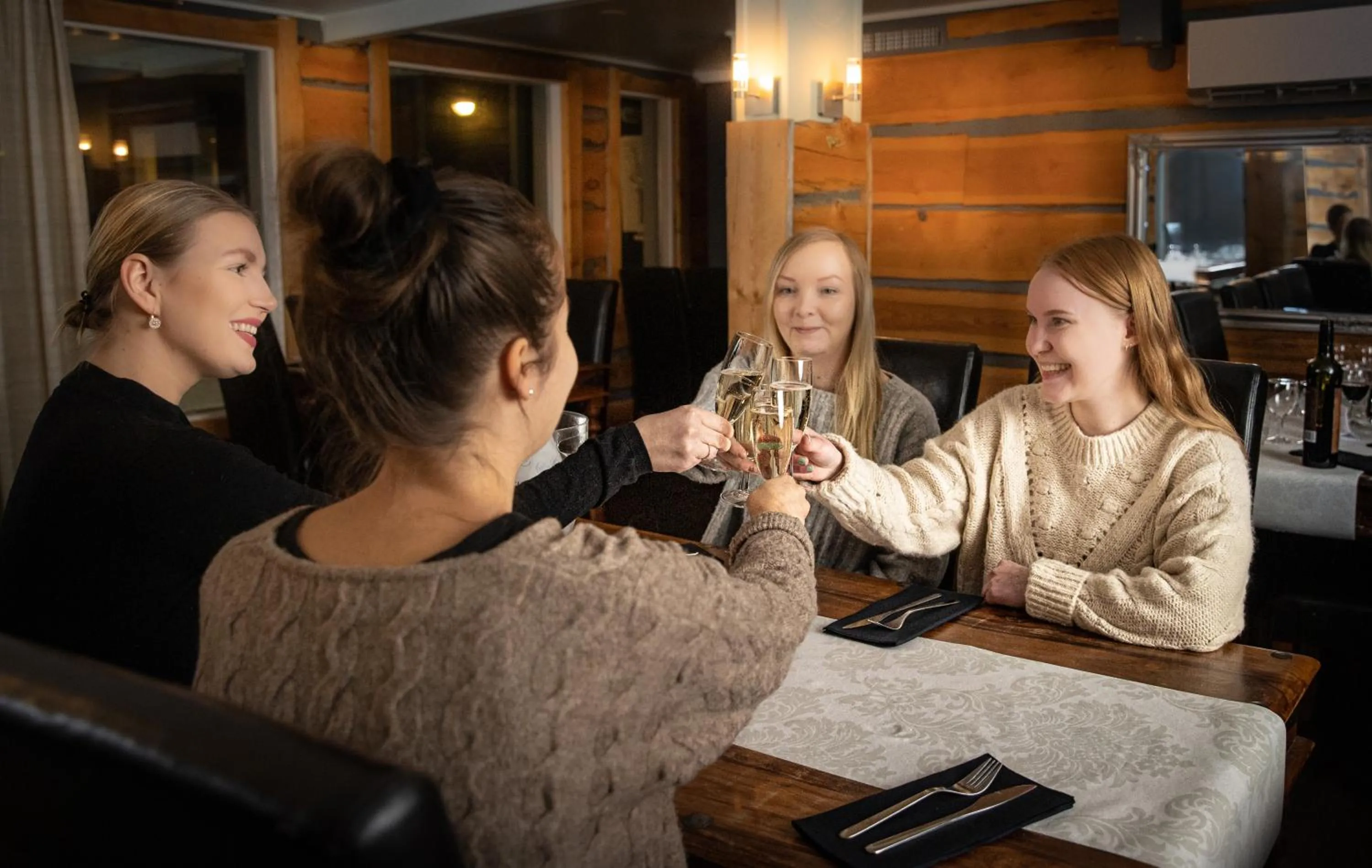 Restaurant/places to eat in Ukkohalla Chalets