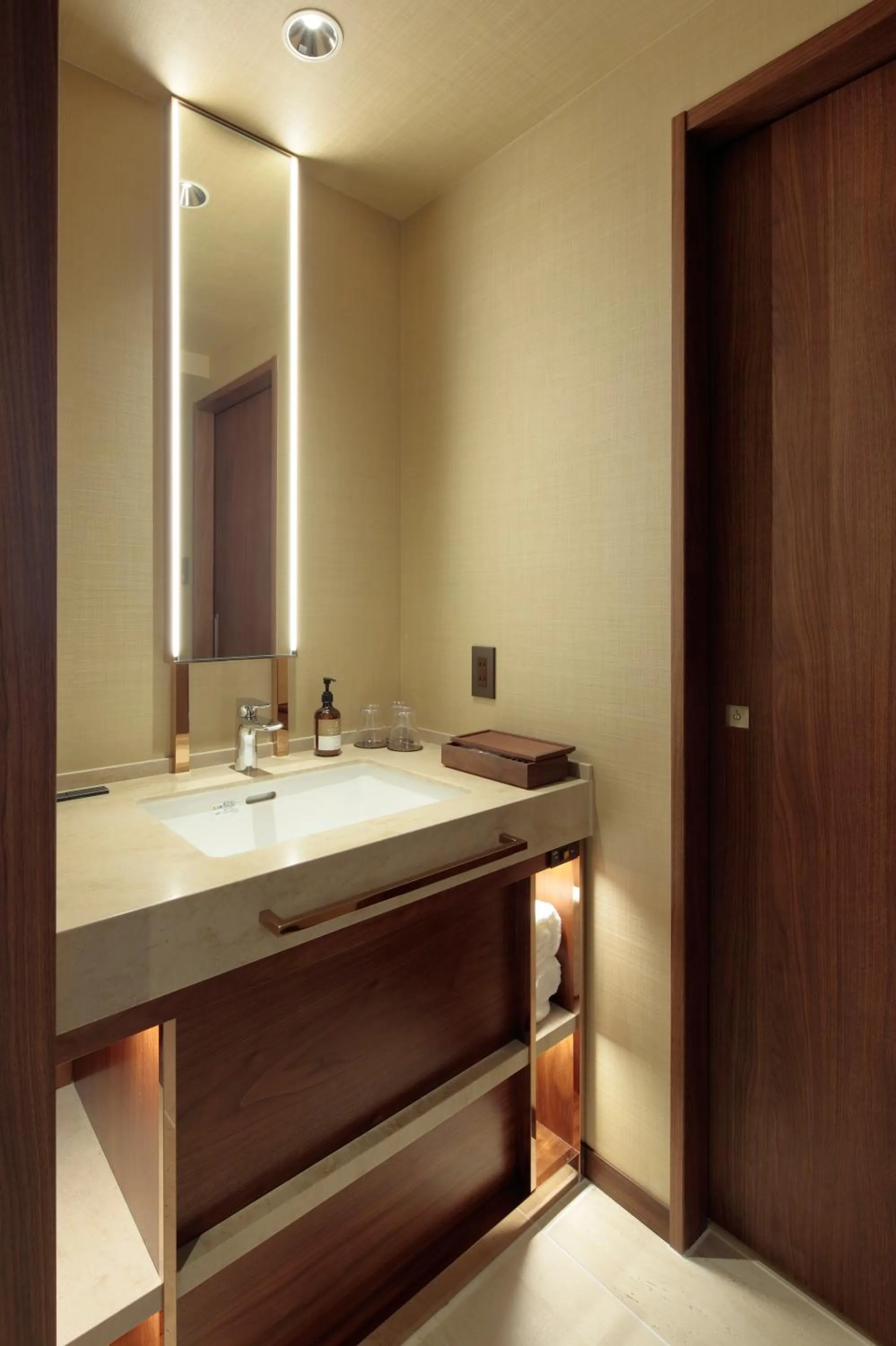 Photo of the whole room in Candeo Hotels Kyoto Karasuma Rokkaku