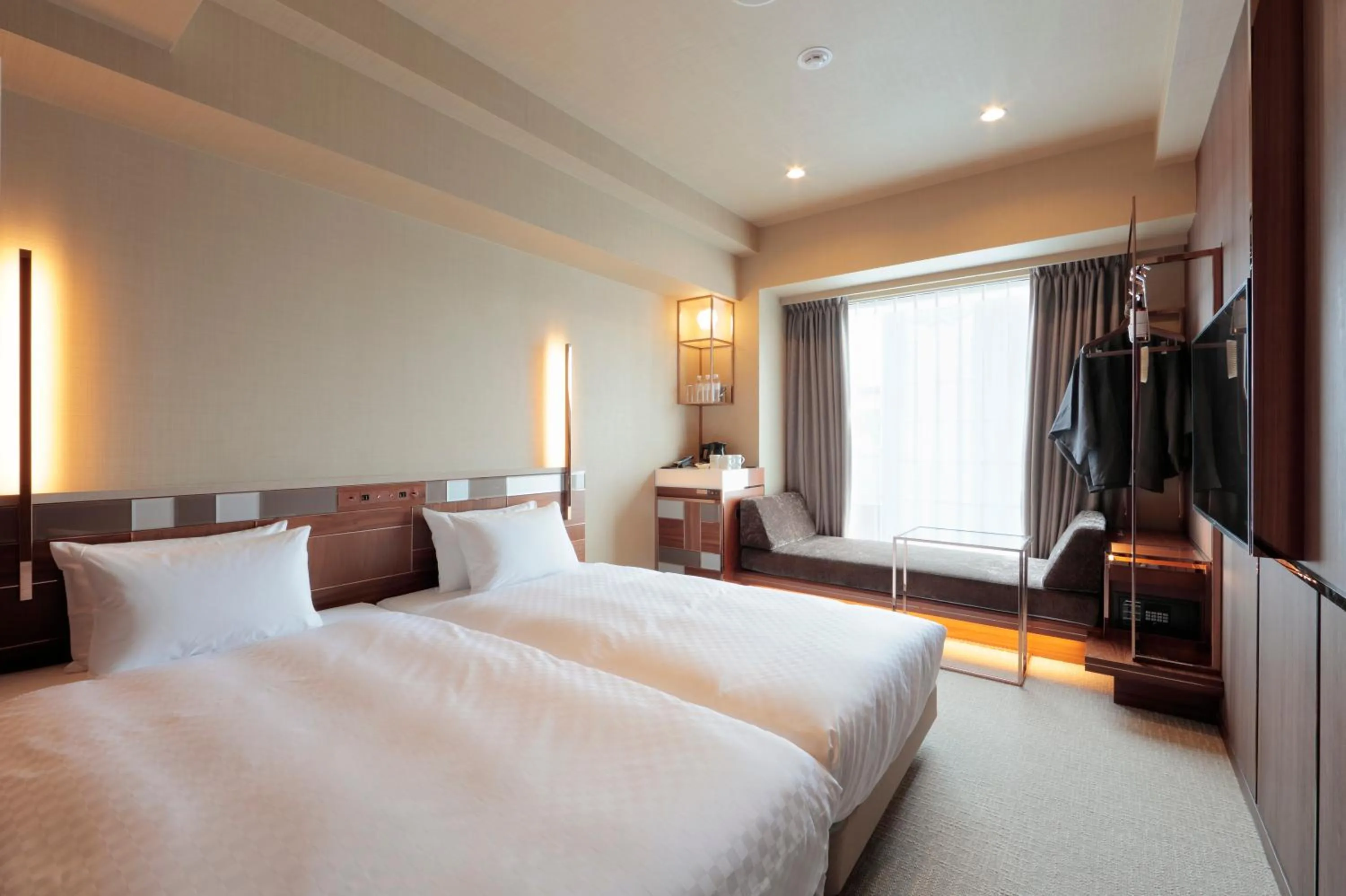 Photo of the whole room, Bed in Candeo Hotels Kyoto Karasuma Rokkaku