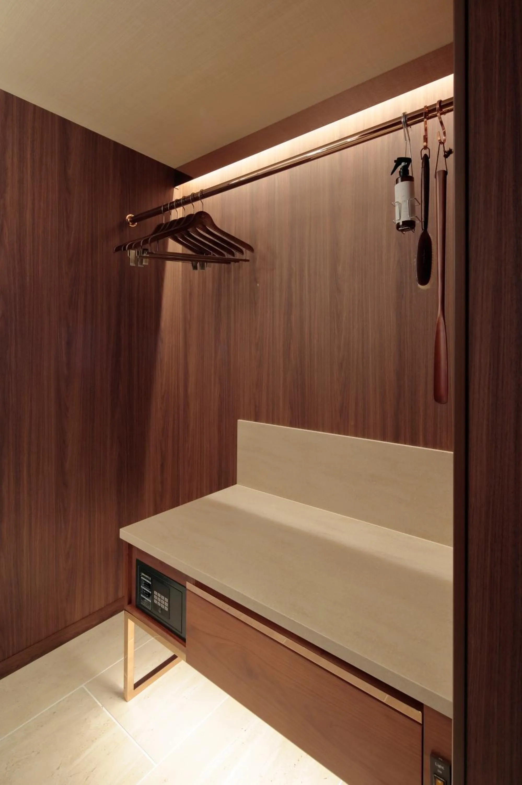 safe, Bed in Candeo Hotels Kyoto Karasuma Rokkaku