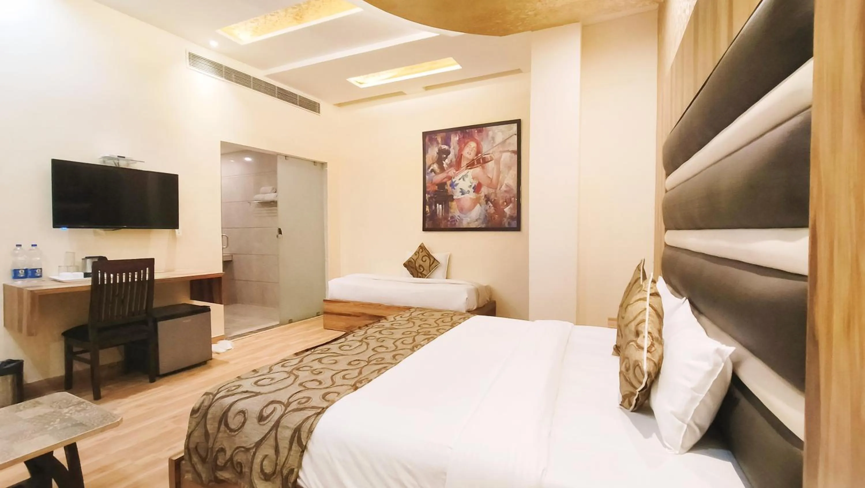 Bed in Crestline Sallow Club