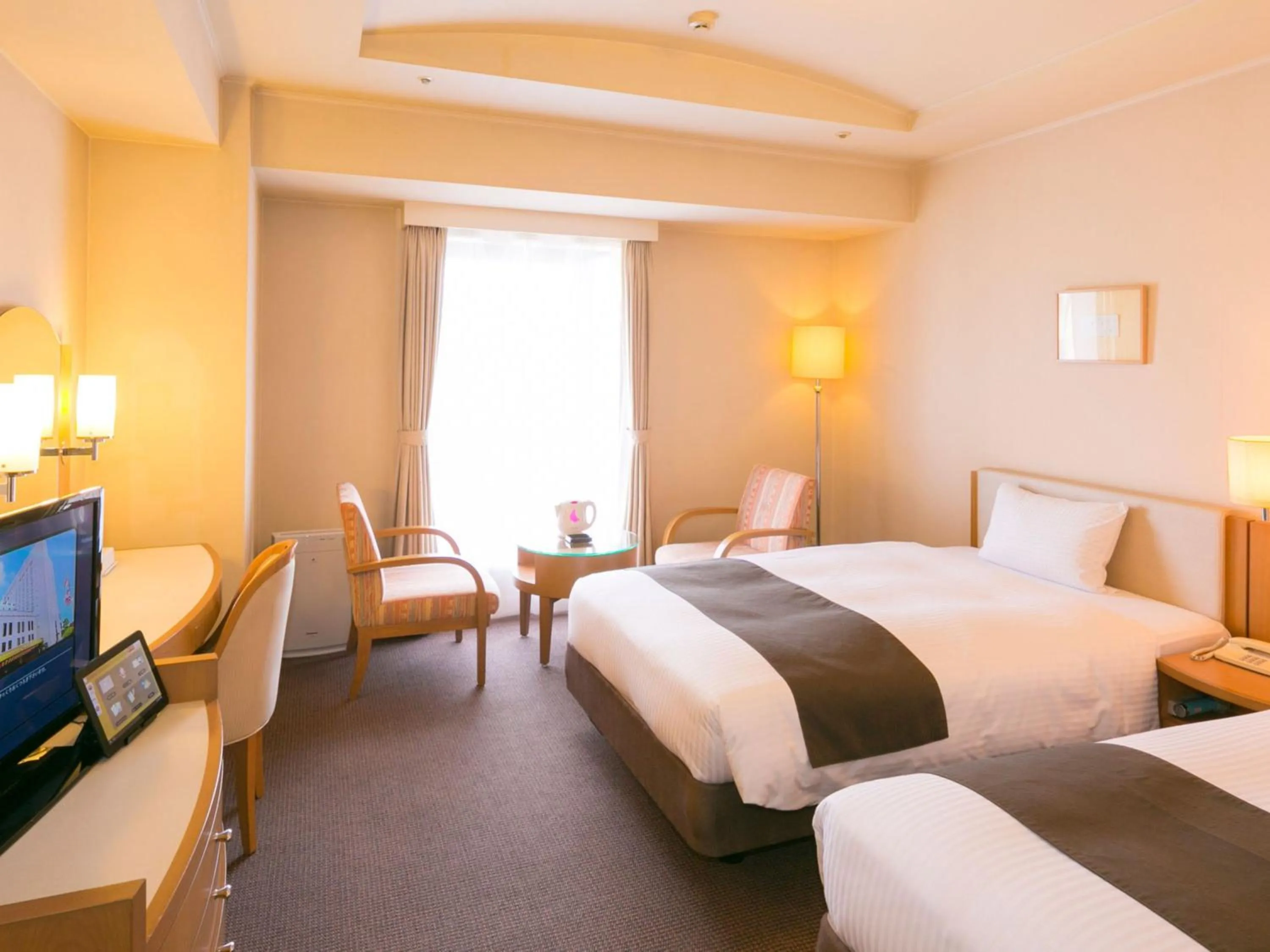 Bedroom, Bed in Rembrandt Hotel Atsugi