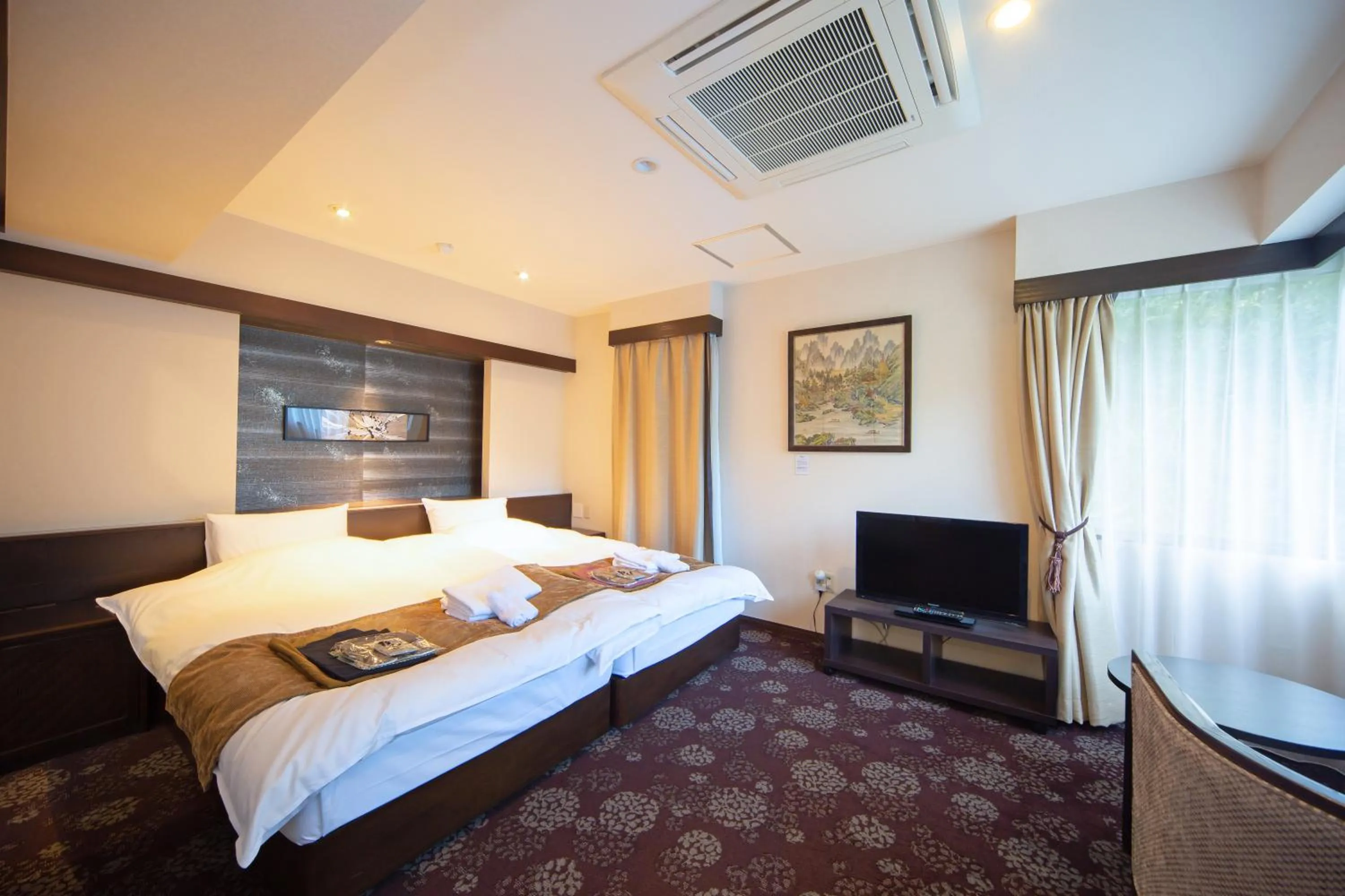 Photo of the whole room, Bed in Hakone Nanase formerly known as Manatei Hakone