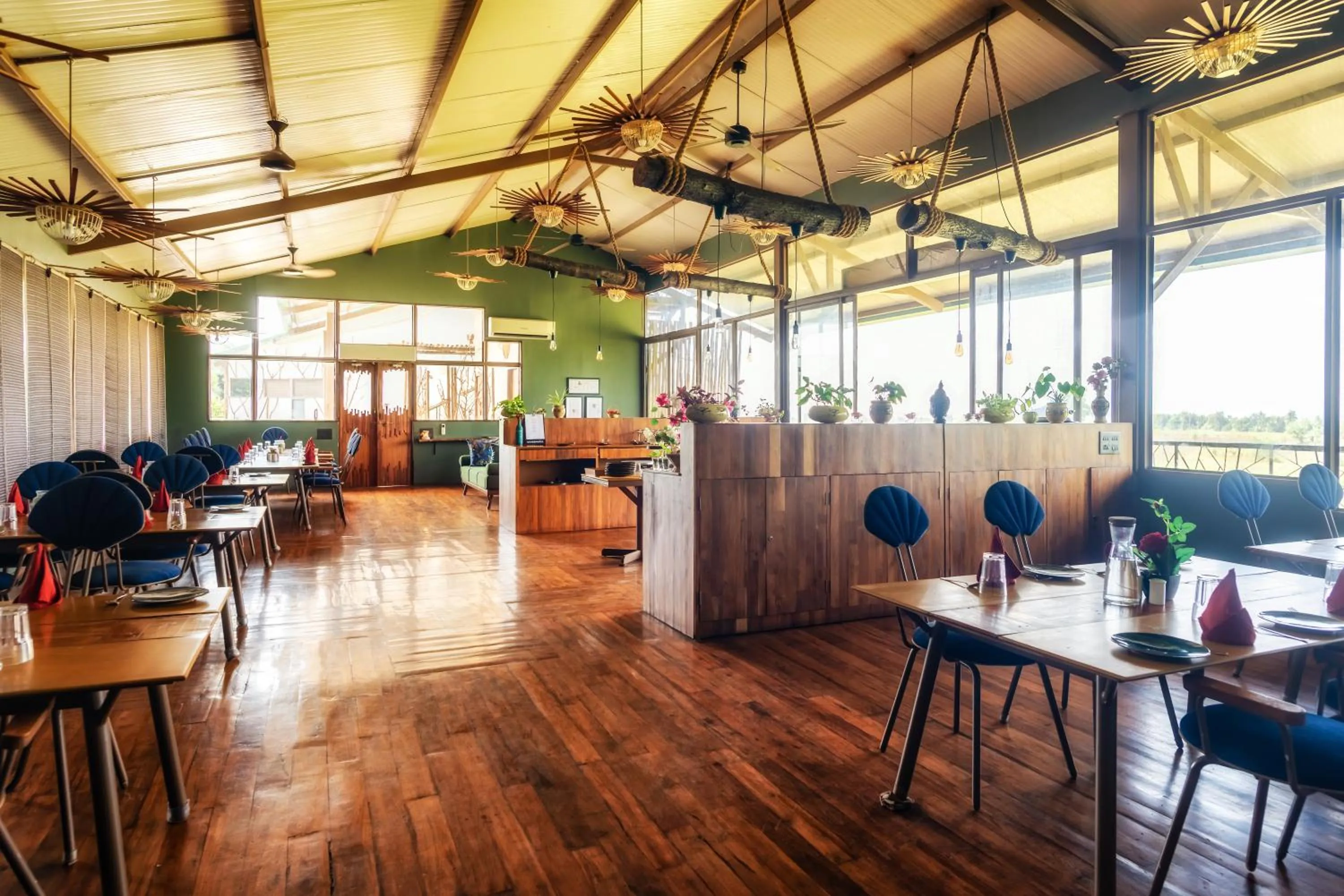 Restaurant/places to eat in Tadoba Jungle Camp