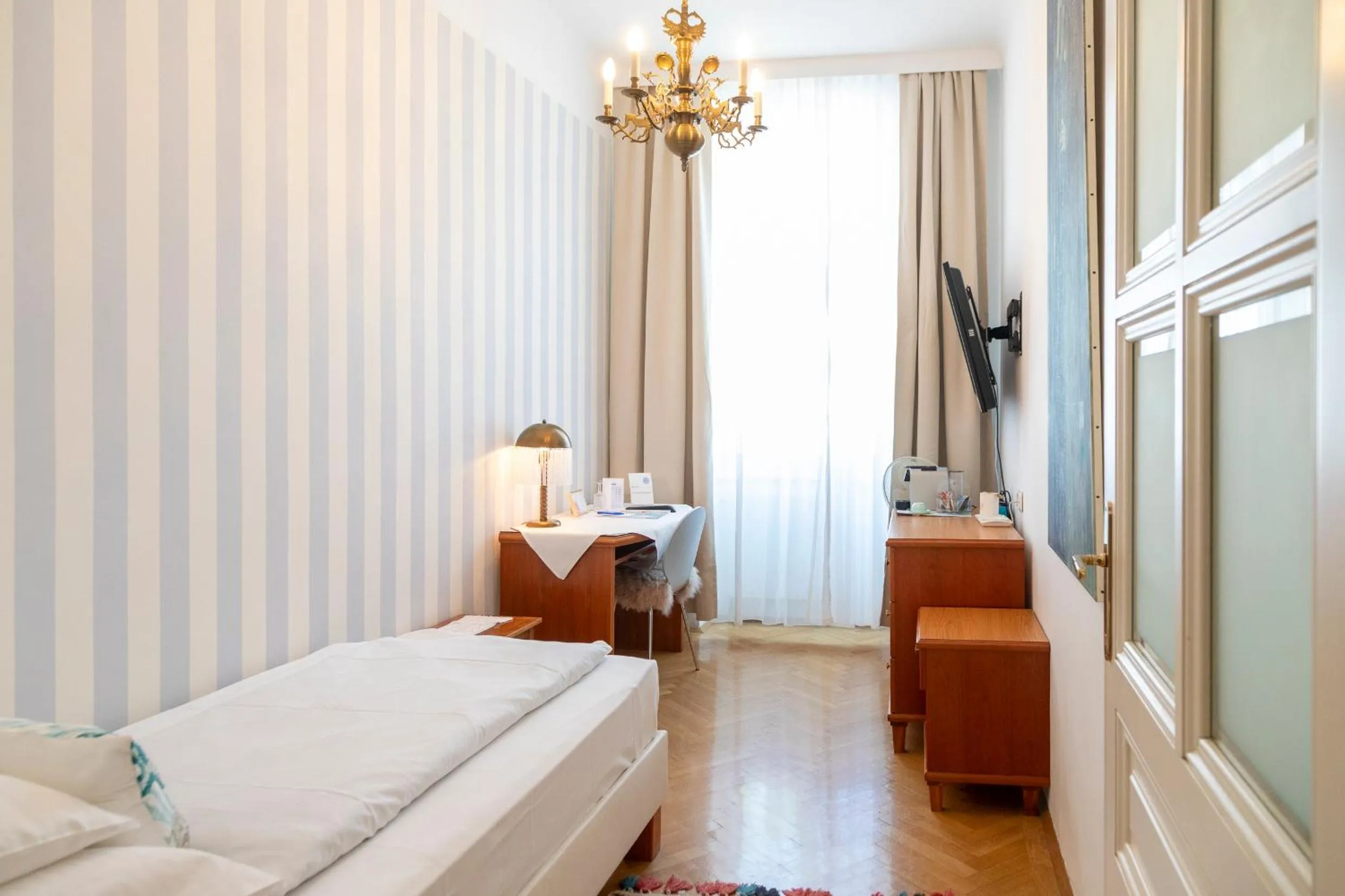 Photo of the whole room, Bed in Hotel Schwalbe