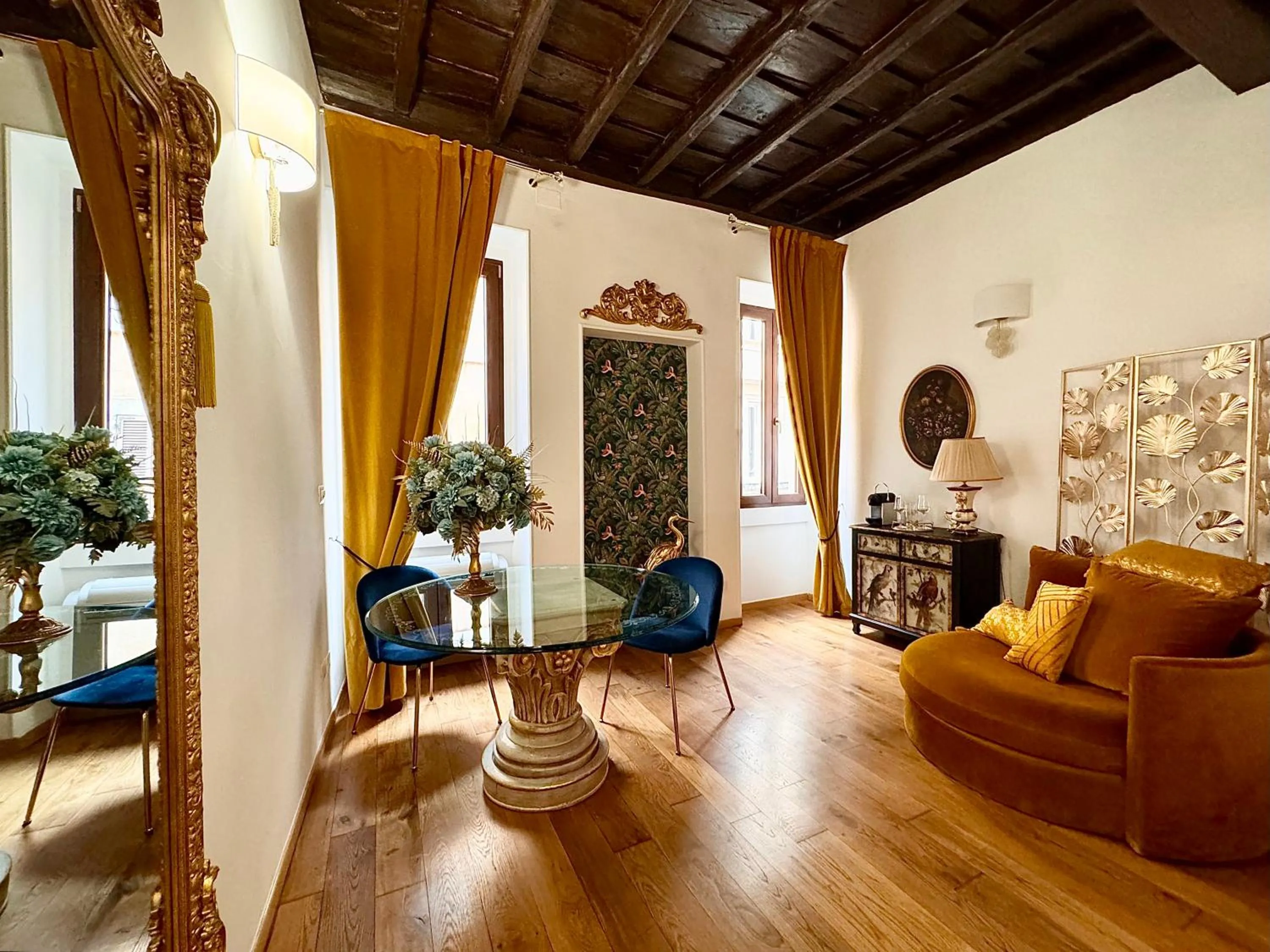Living room in Via della Scala Suite