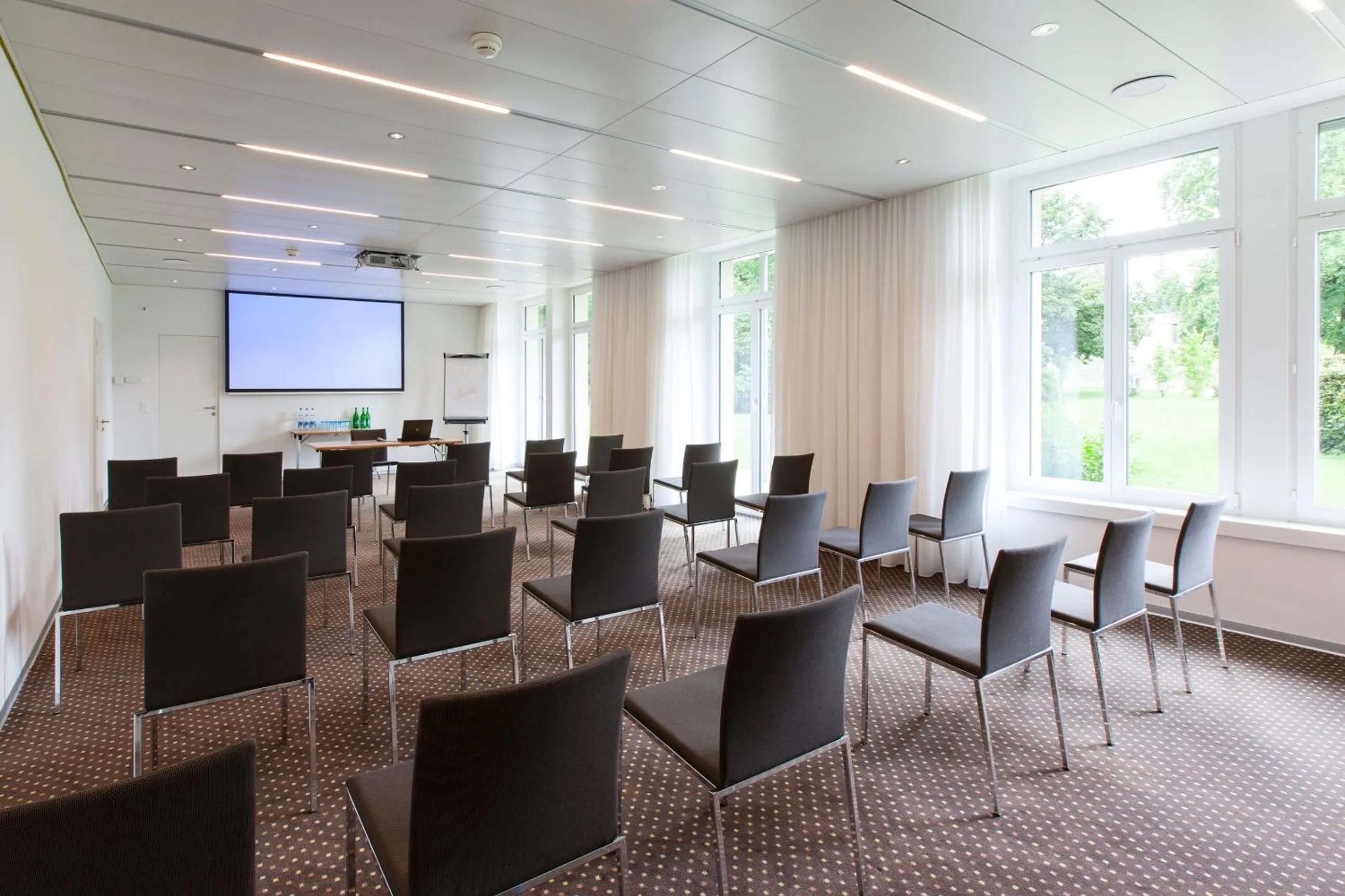 Business facilities in Park-Hotel am Rhein - Gesundheitshotel und Residenzen