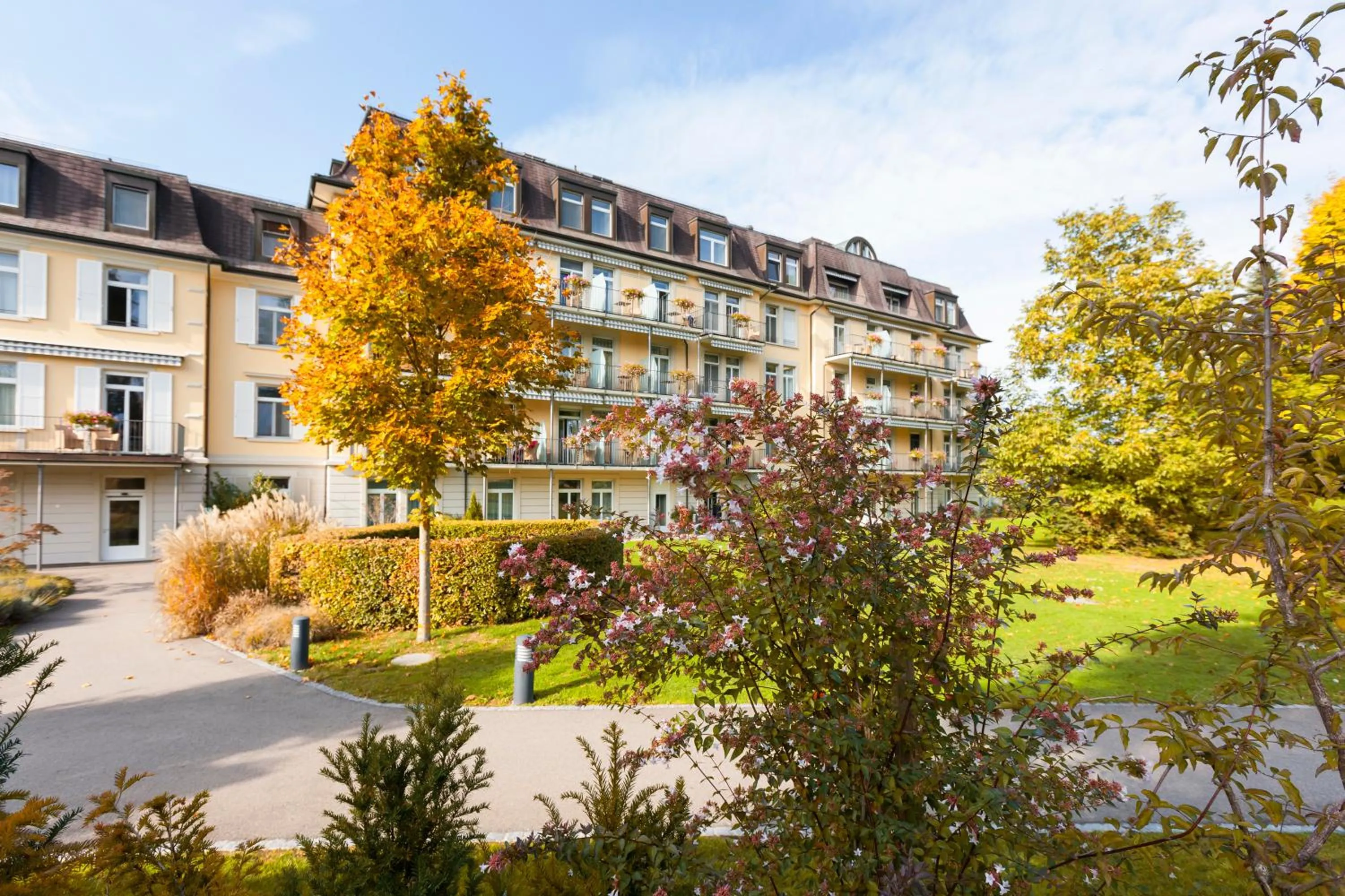 Property building in Park-Hotel am Rhein - Gesundheitshotel und Residenzen