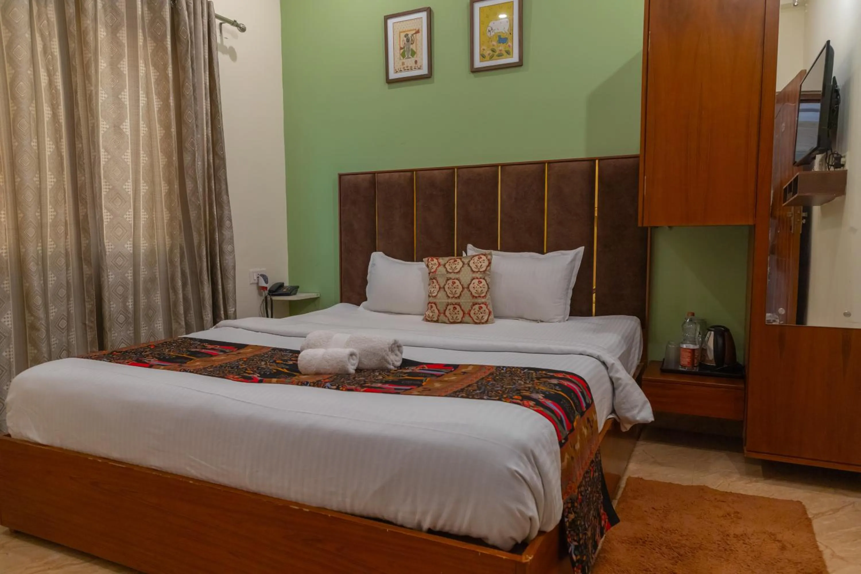 Bedroom, Bed in Hotel Sethi Legacy