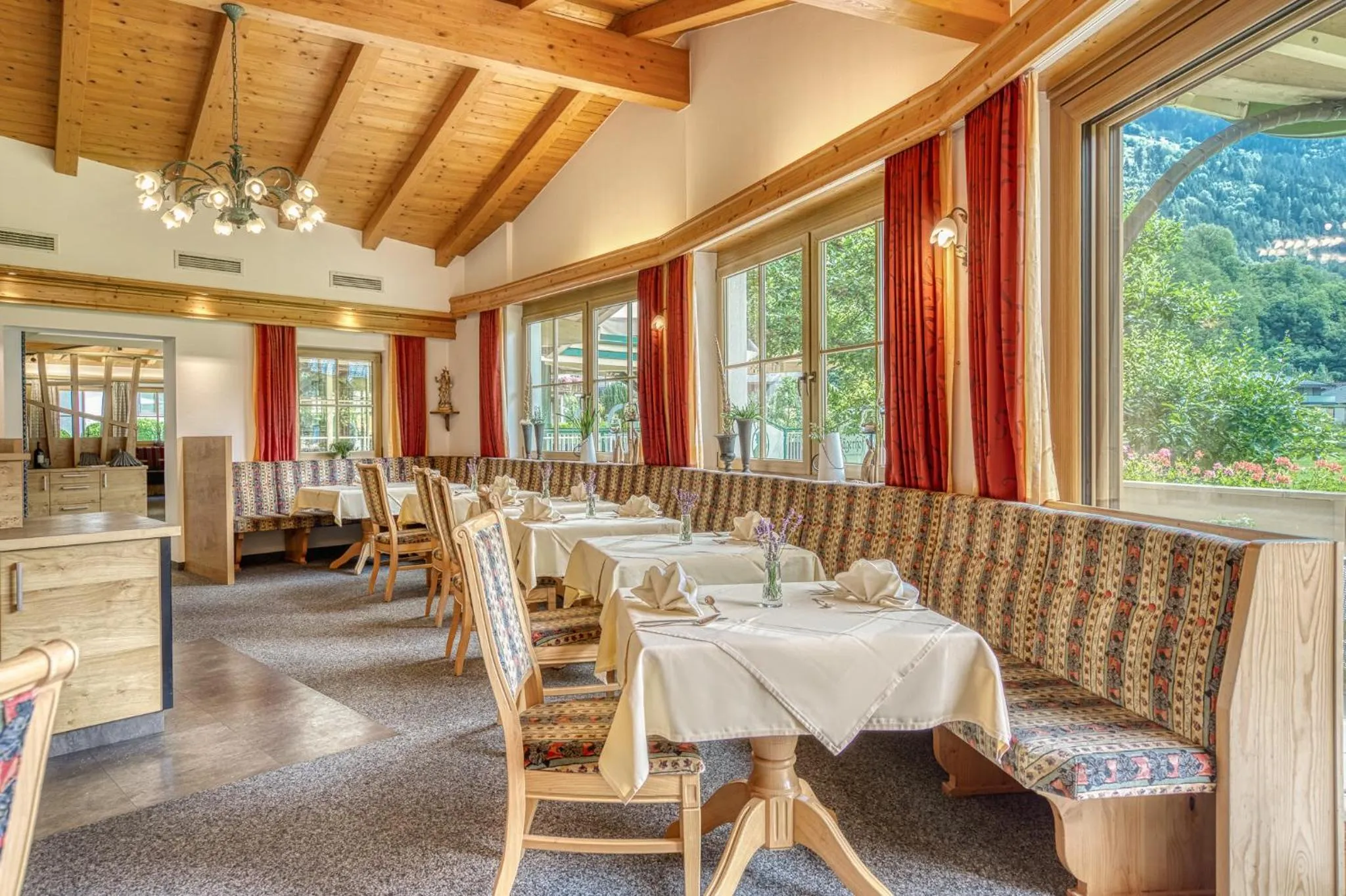 Restaurant/places to eat in Hotel Jägerhof