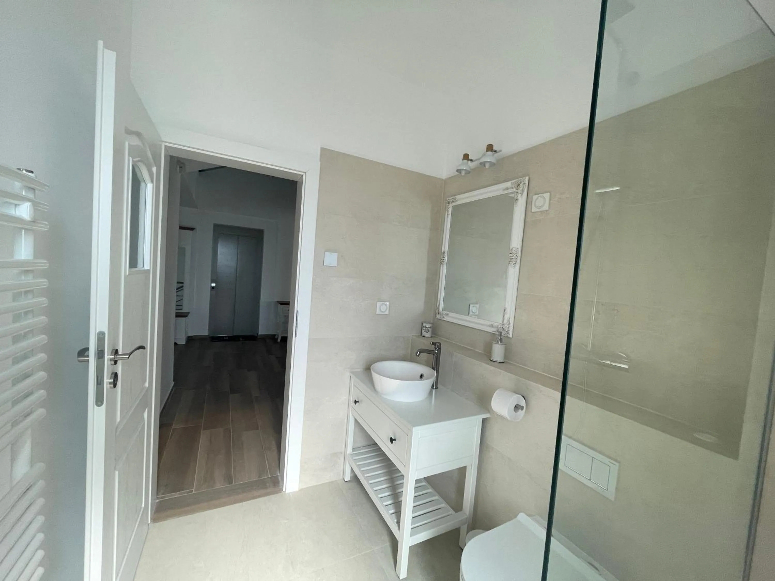 Bathroom in Iarca Inn