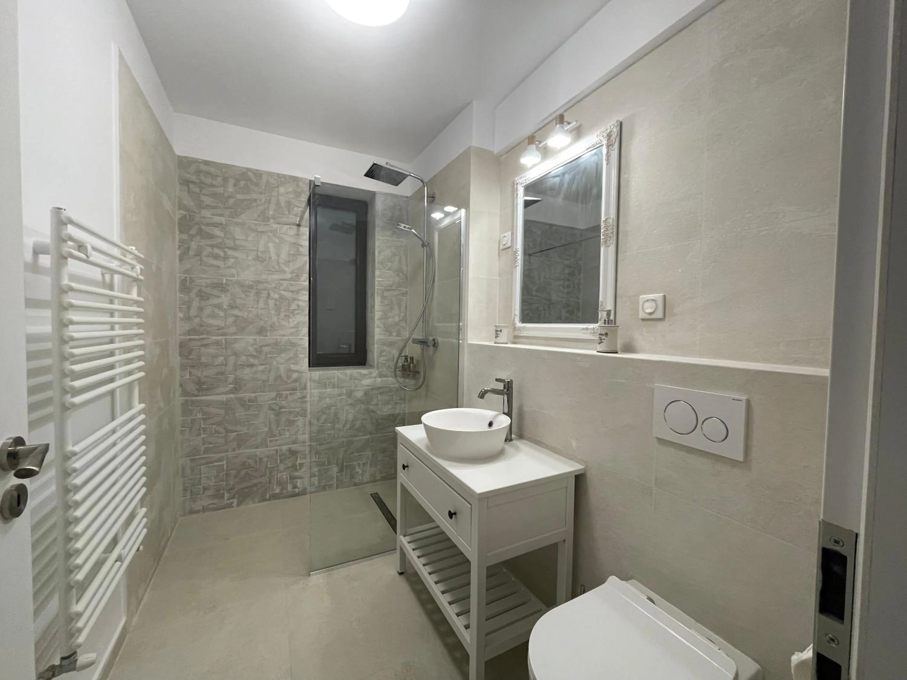 Bathroom in Iarca Inn