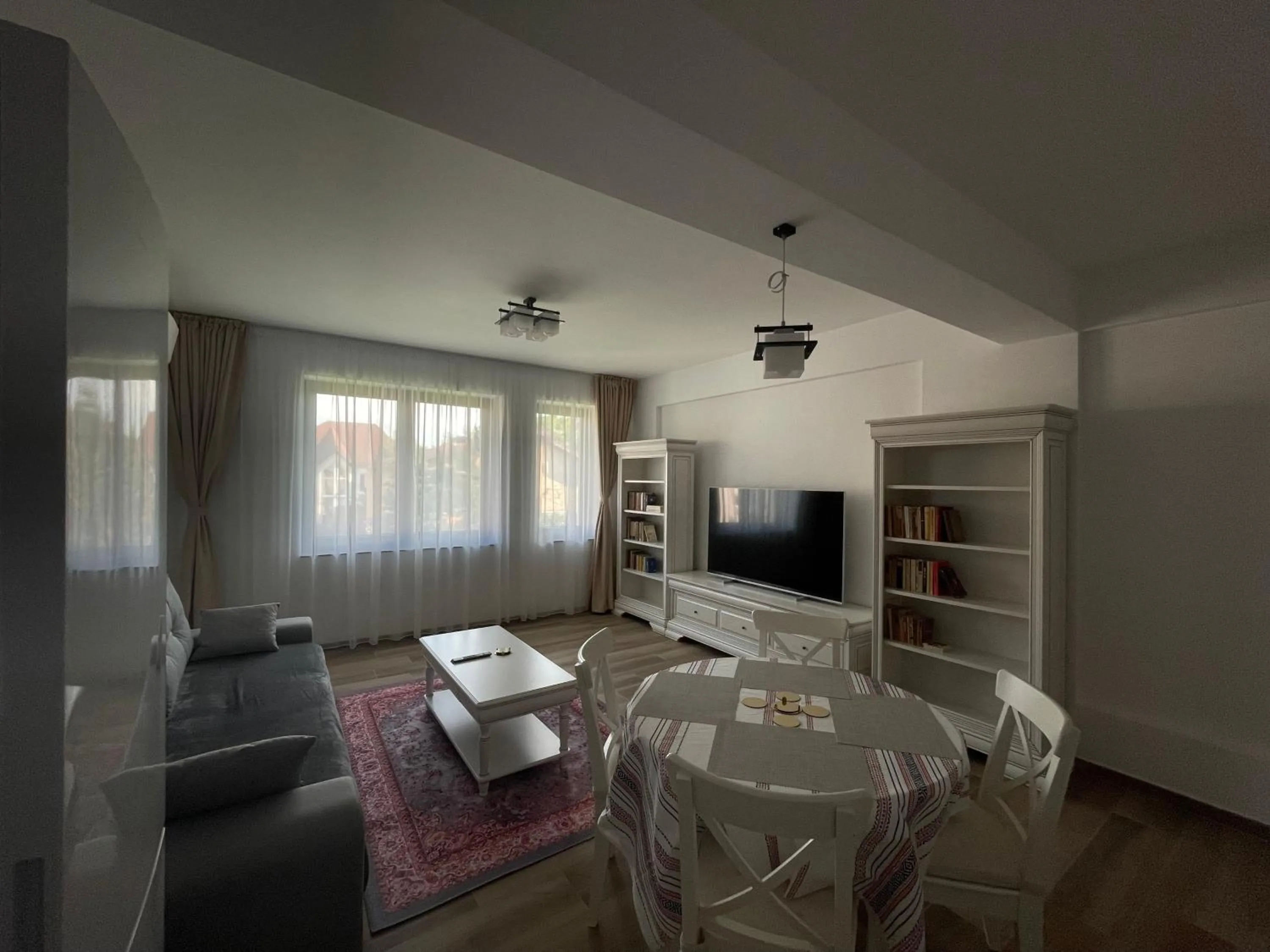 Dining area in Iarca Inn