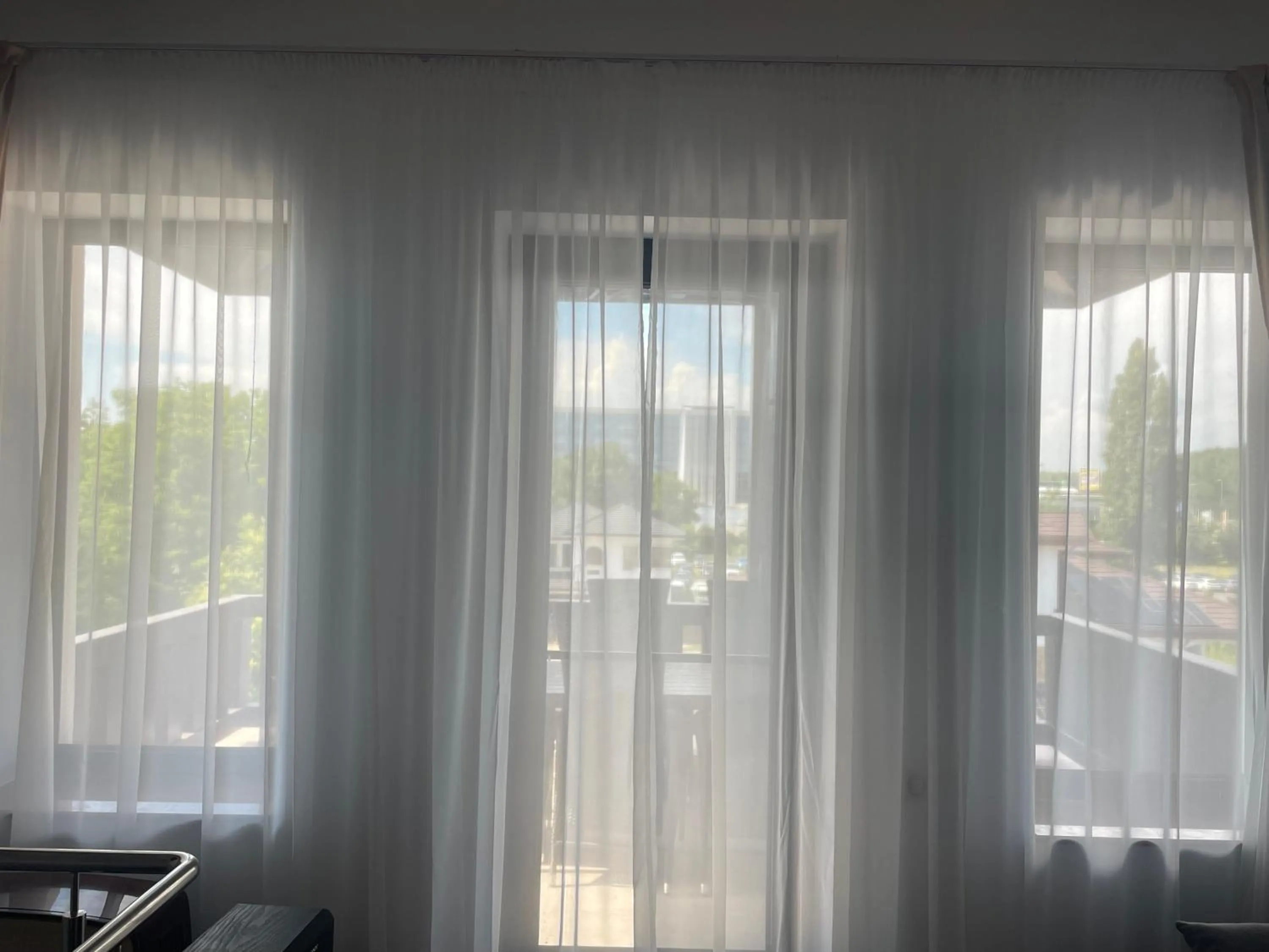 Facade/entrance in Iarca Inn