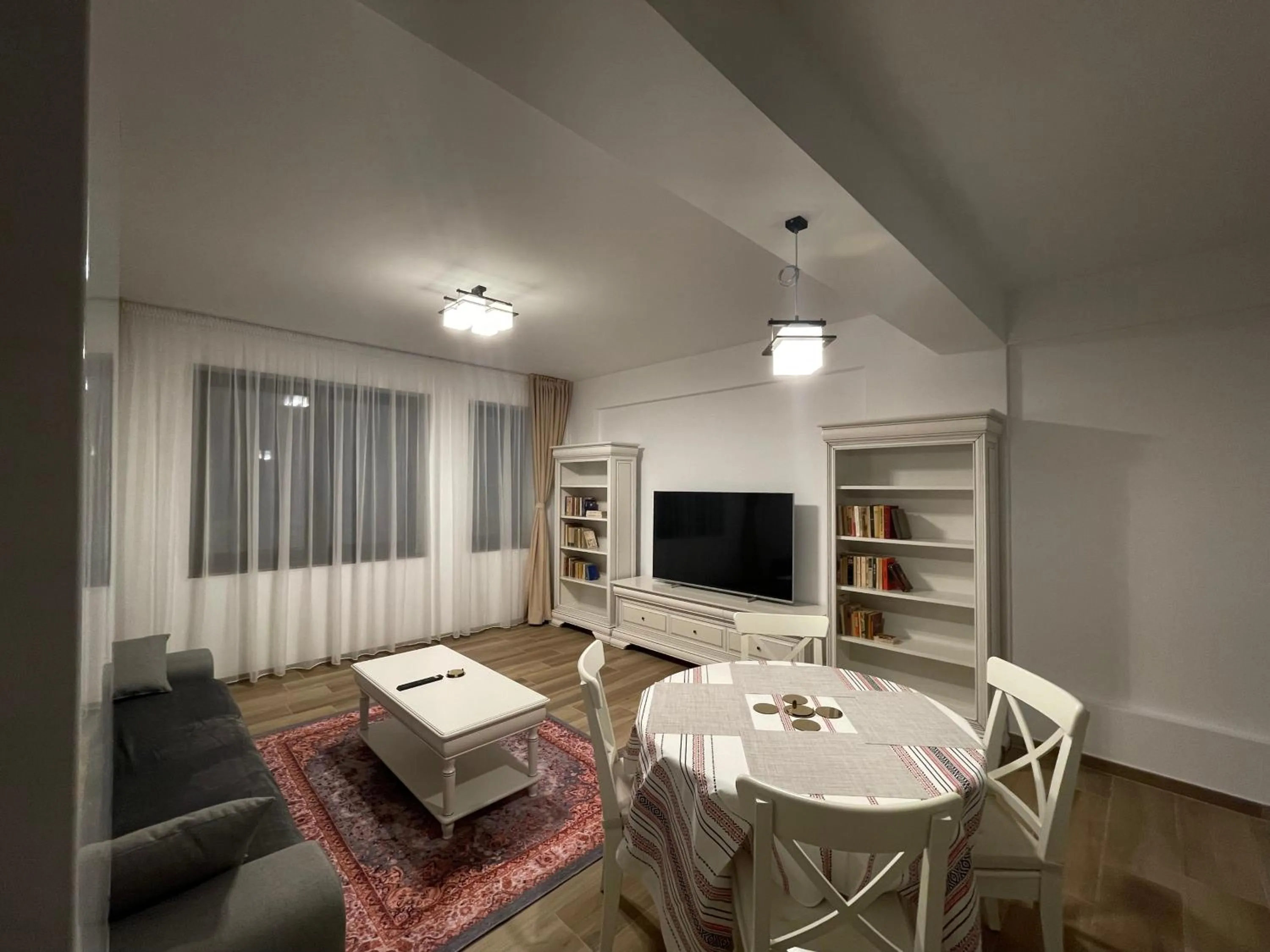 Dining area in Iarca Inn