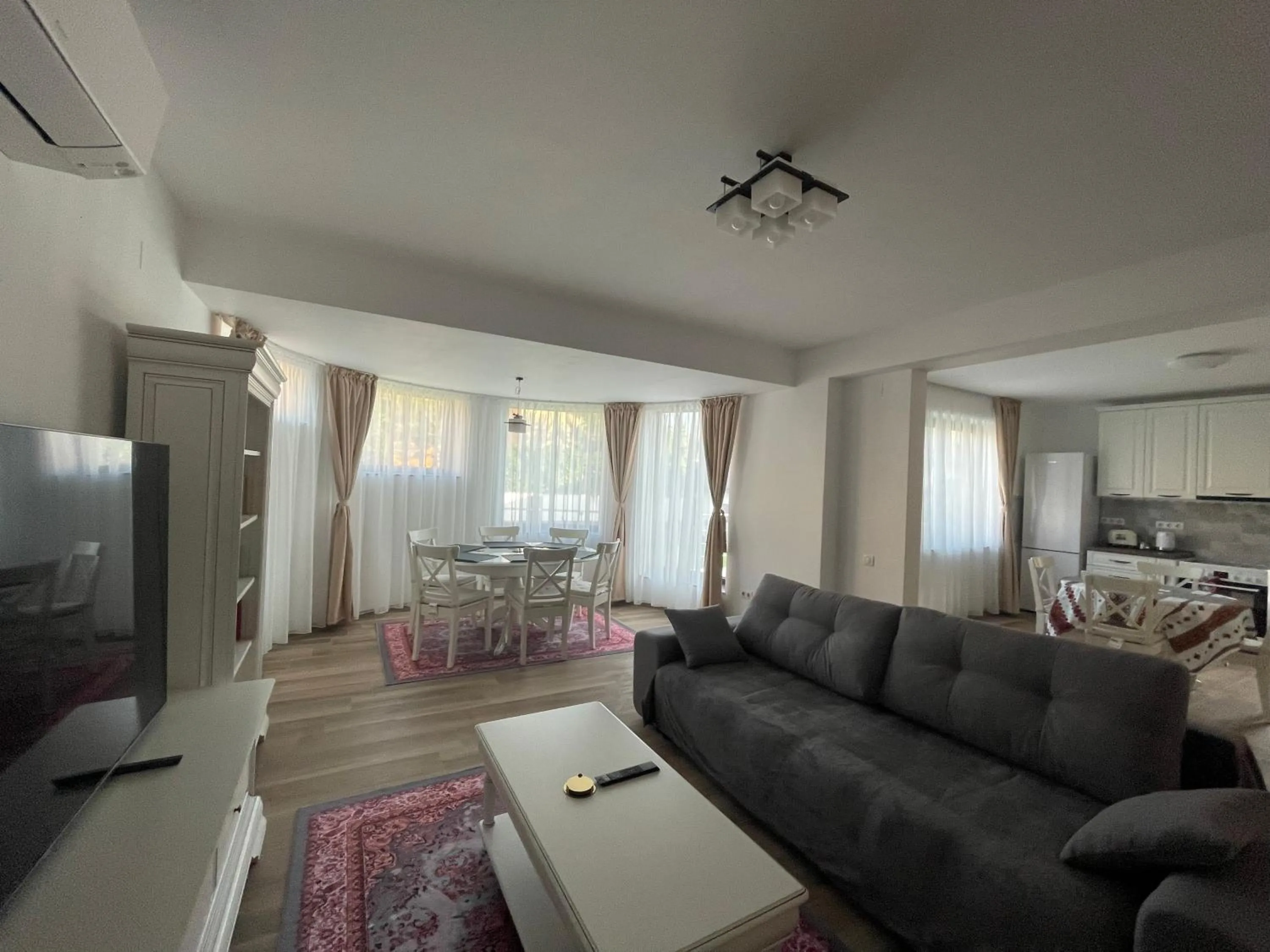 Living room in Iarca Inn