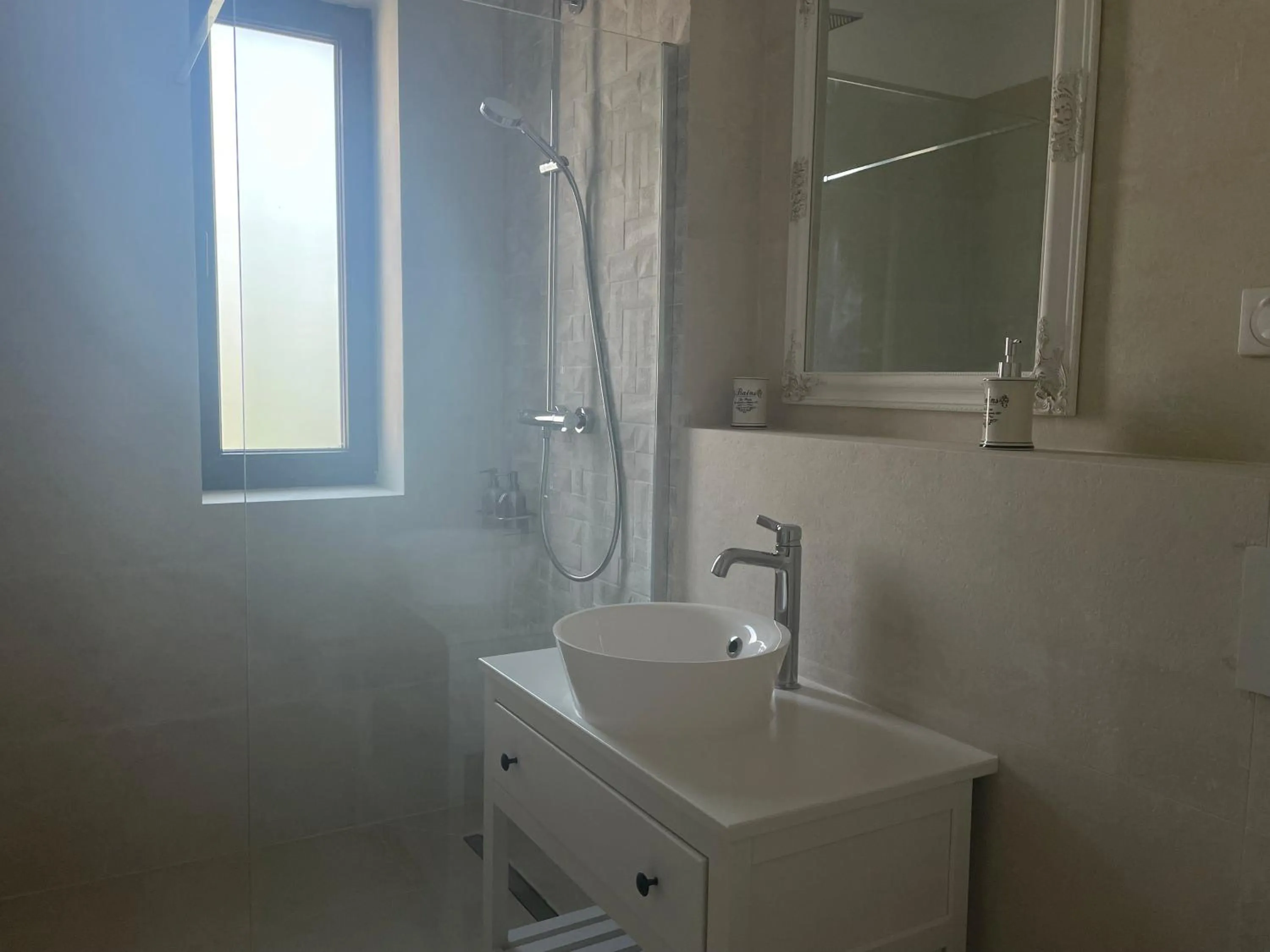 Bathroom in Iarca Inn